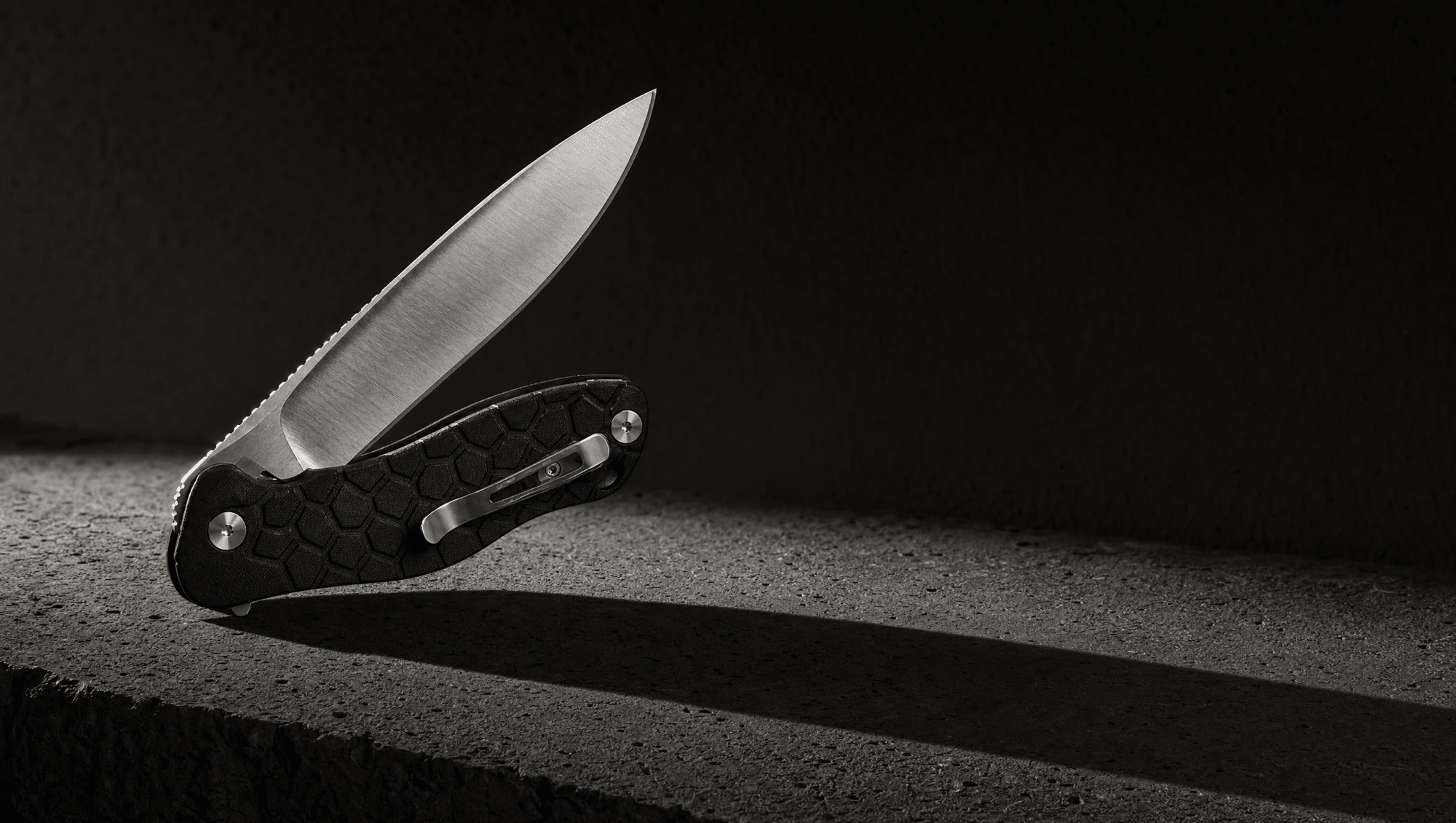 What’s the Difference Between a Knife and a Dagger? - URBAN EDC®