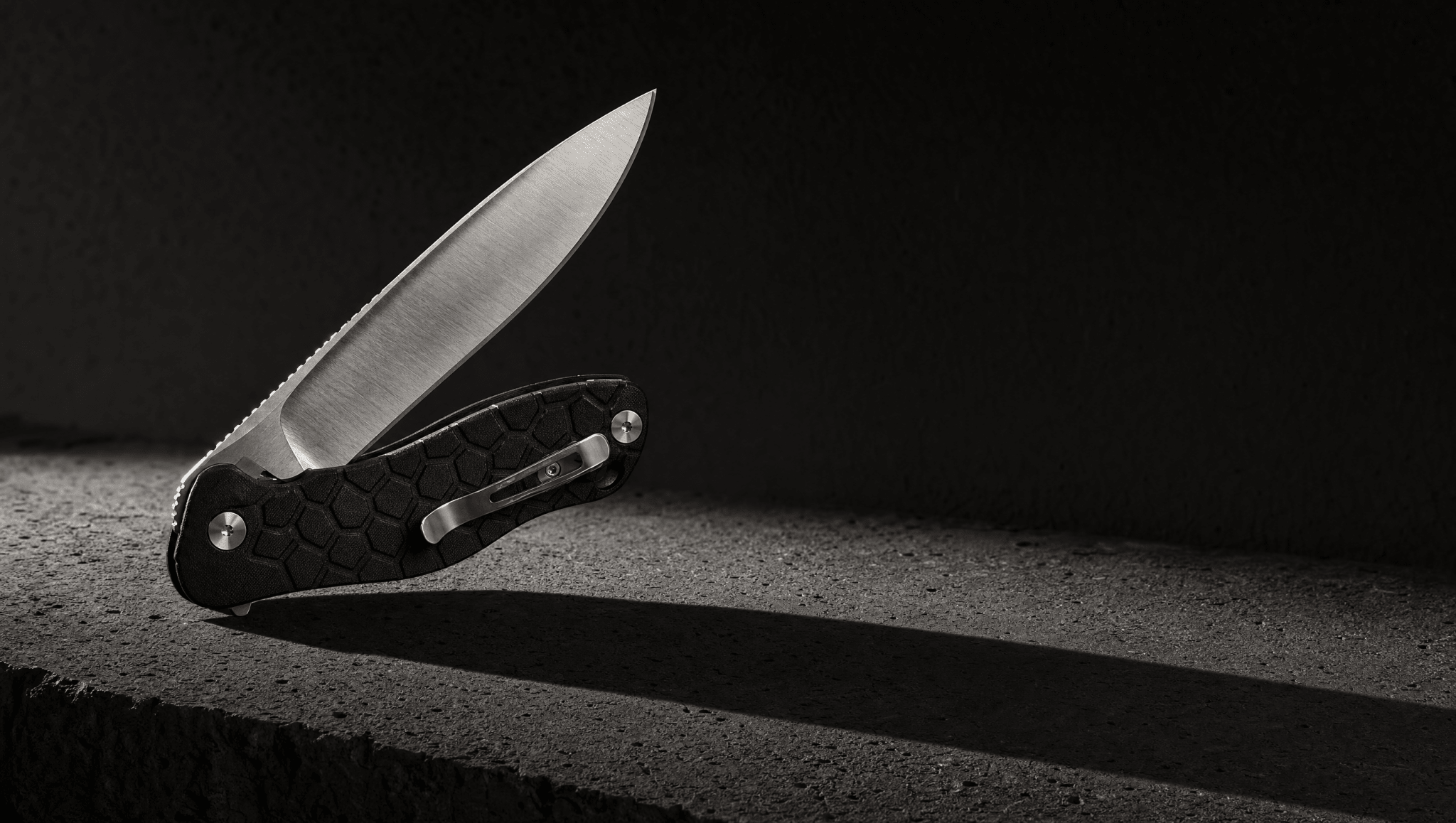 What’s the Difference Between a Knife and a Dagger? - URBAN EDC®
