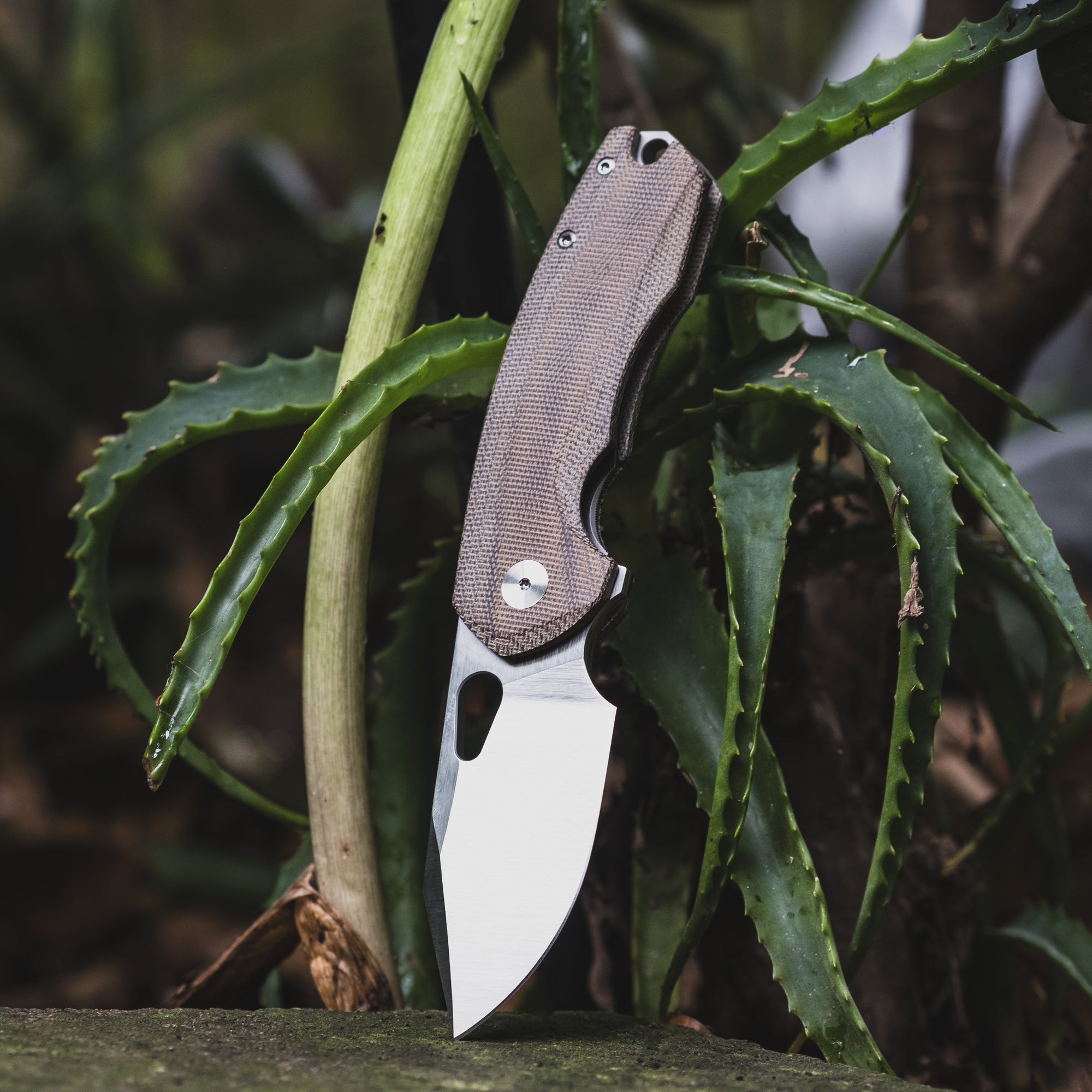 Urban EDC Becerro - Green Micarta