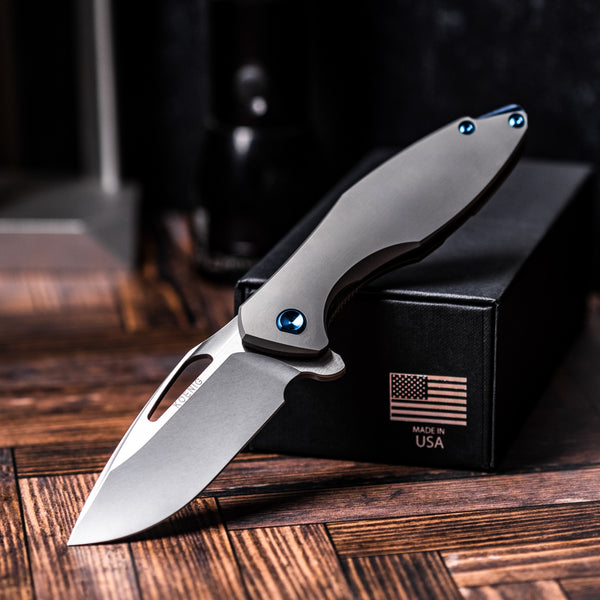 Koenig Arius - Flipper w/ Blue Anodized Titanium