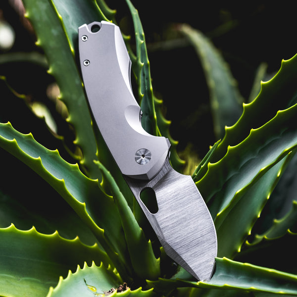 Urban EDC Becerro - Titanium