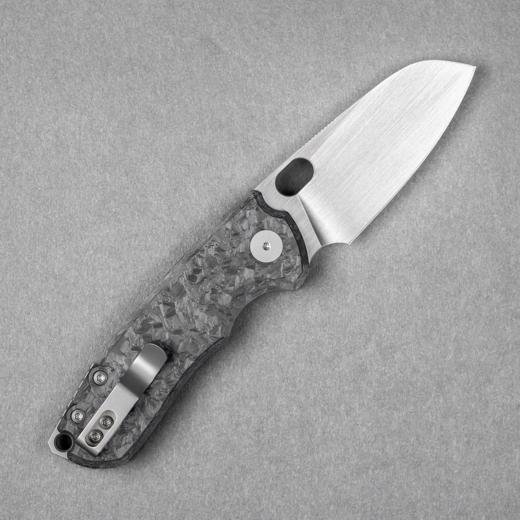 Urban EDC F5.5 - Marbled Carbon Fiber & Hand-Rubbed Magnacut