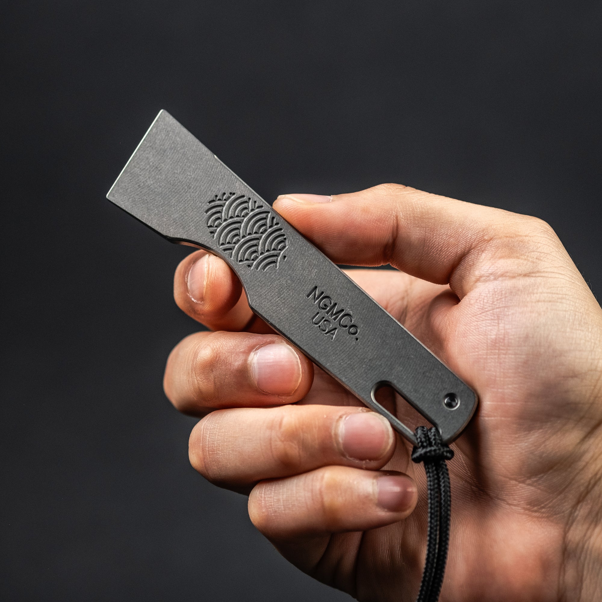 Nice Guy Machine Co x Urban EDC Small Sleeper 'Doris' Prybar - Seigaiha Titanium