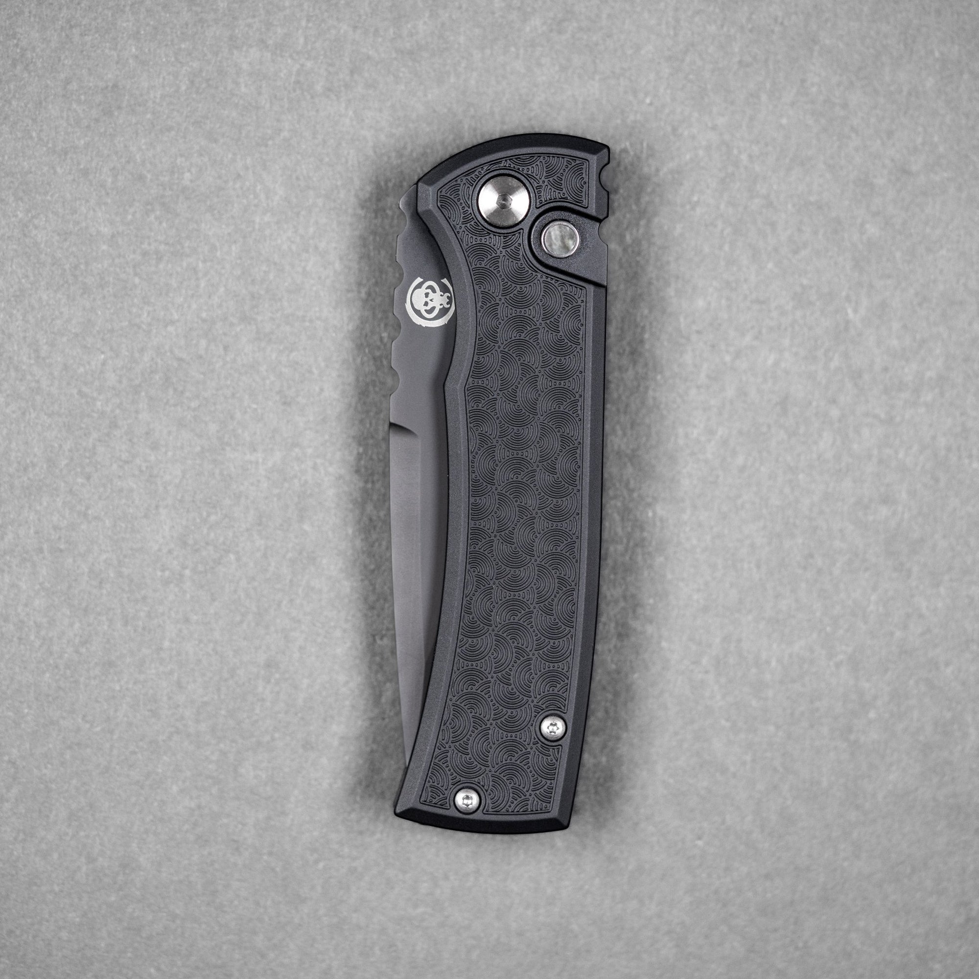 Chaves x Pro - Tech x URBAN Redencion 229 - Black DLC S35VN & Black Aluminum w/ Chaos Seigaiha™ - URBAN EDC®