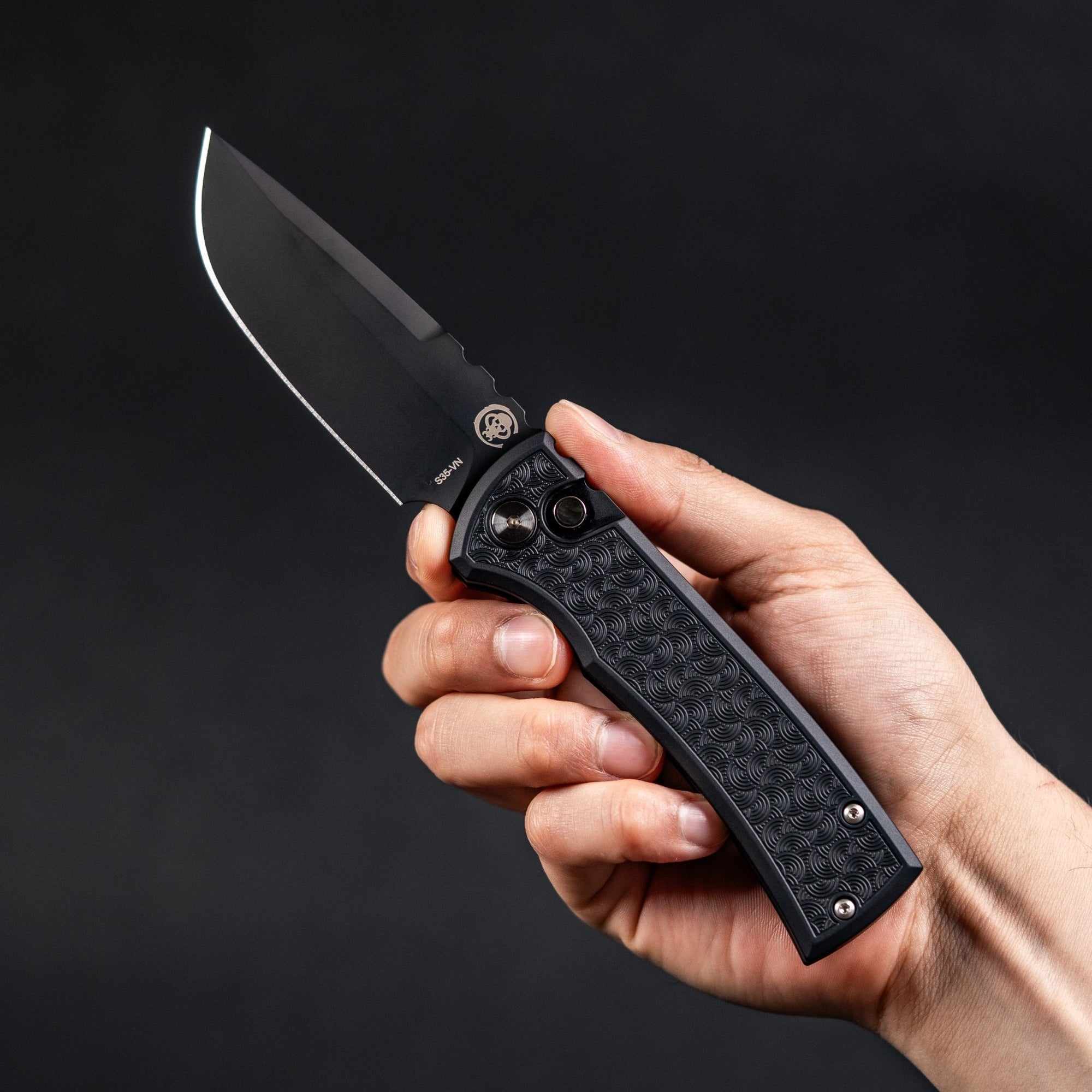 Chaves x Pro - Tech x URBAN Redencion 229 - Black DLC S35VN & Black Aluminum w/ Chaos Seigaiha™ - URBAN EDC®