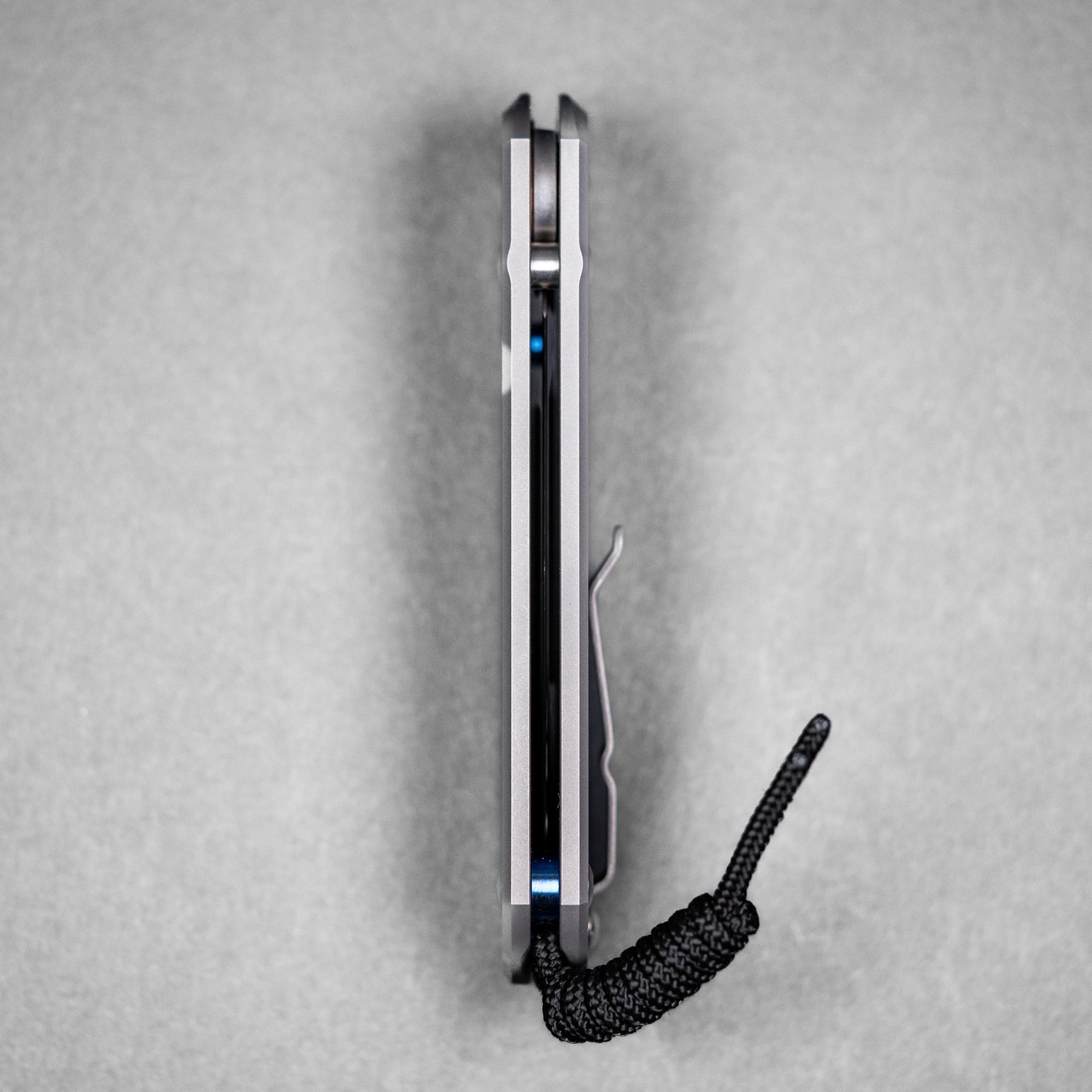 Chris Reeve Large Sebenza 31 Tanto - Magnacut & Glass Blasted Titanium w/ Blue Accents - URBAN EDC®