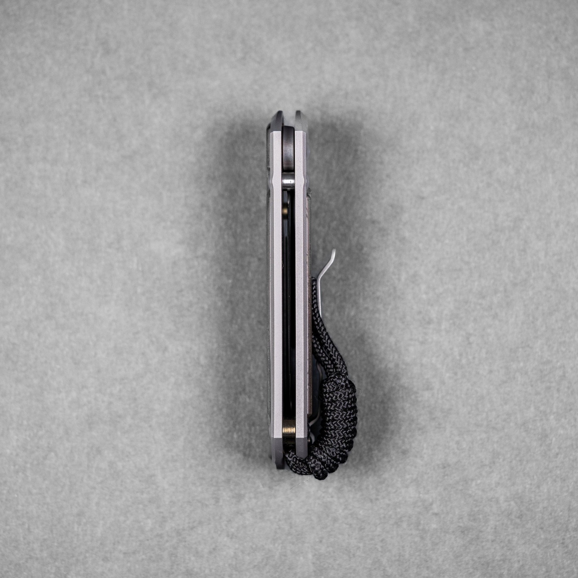 Chris Reeve Small Sebenza 31 - Drop Point Magnacut & Glass Blasted Titanium w/ Macassar Ebony Inlay - URBAN EDC®