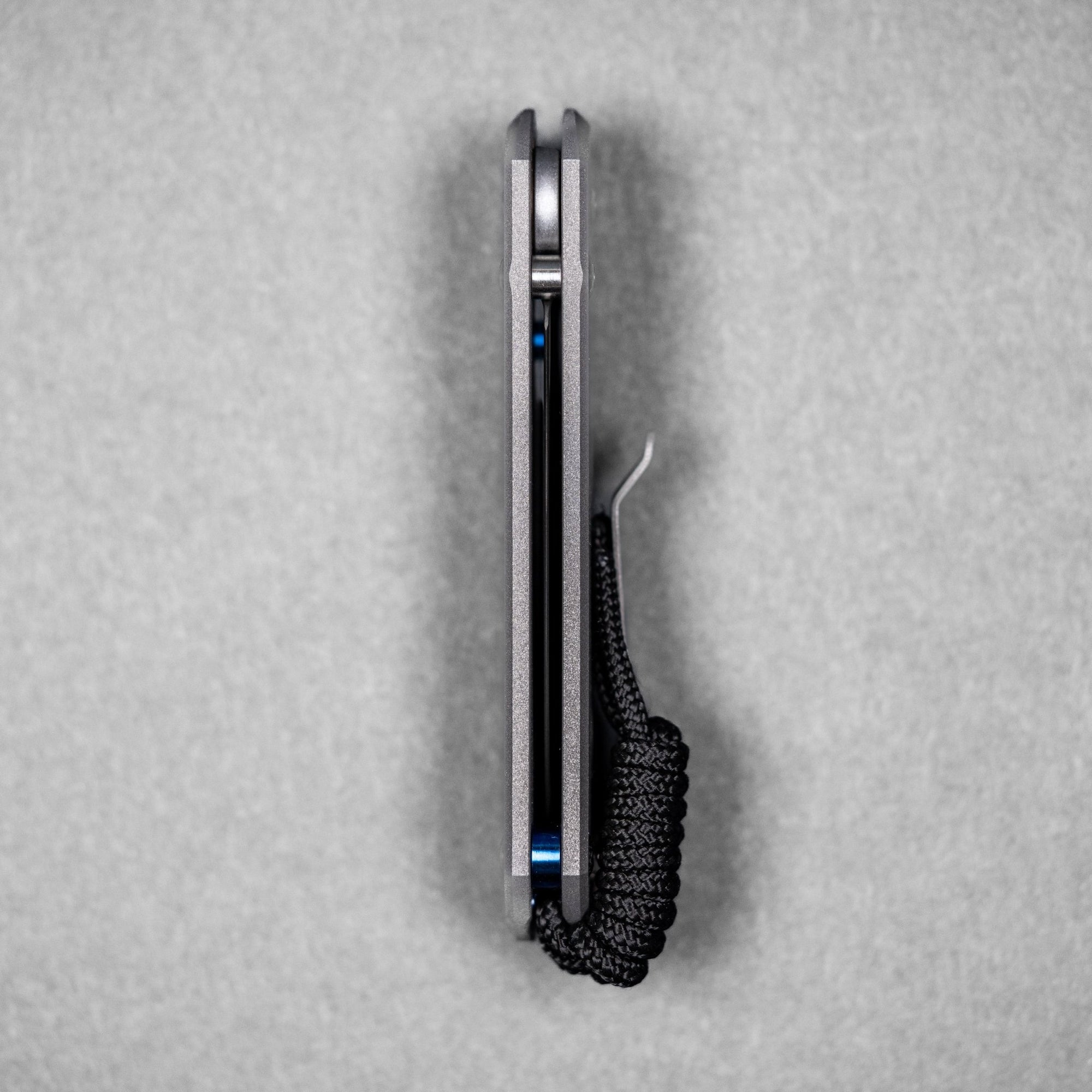 Chris Reeve Small Sebenza 31 - Drop Point Magnacut & Sandblasted Titanium - URBAN EDC®