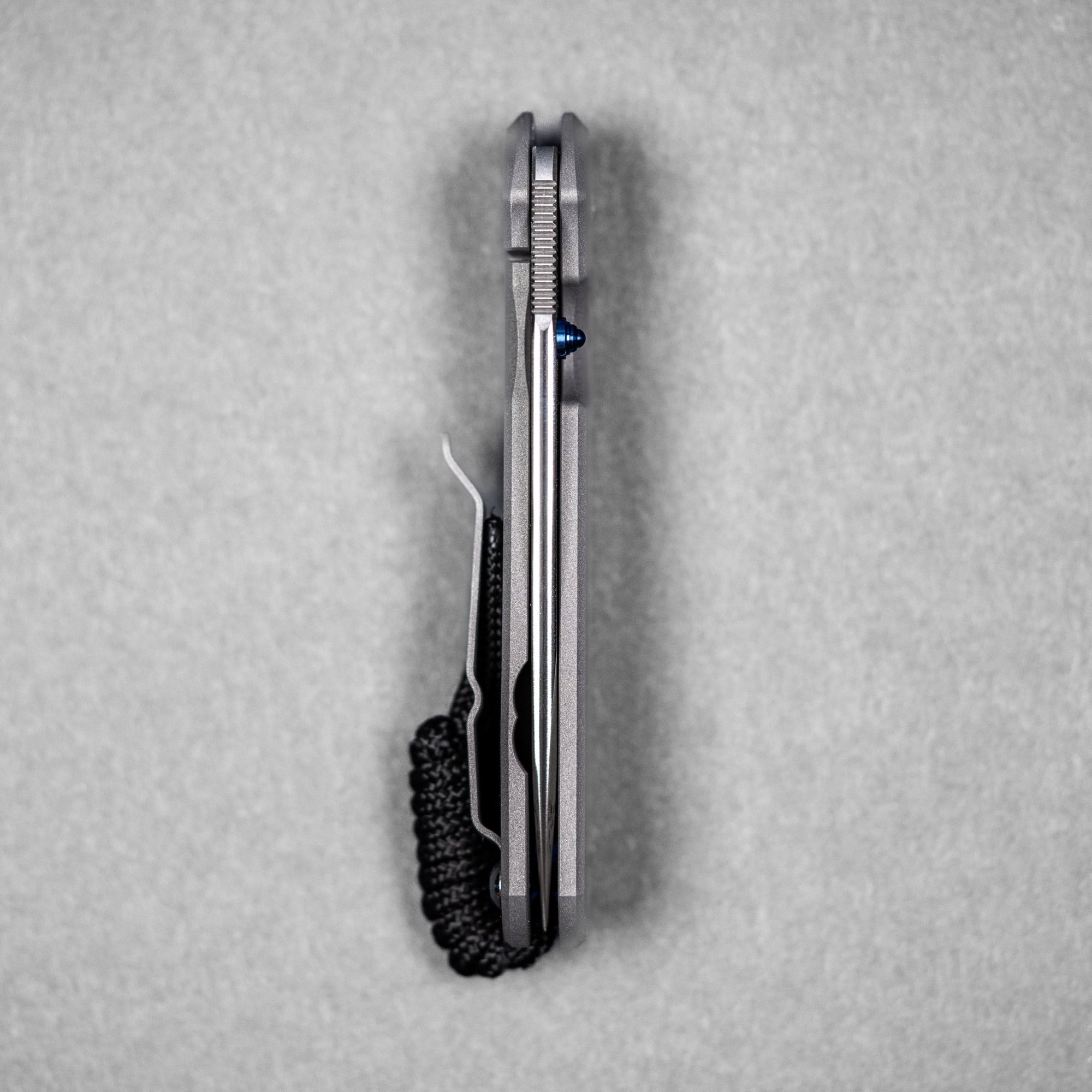 Chris Reeve Small Sebenza 31 - Drop Point Magnacut & Sandblasted Titanium - URBAN EDC®