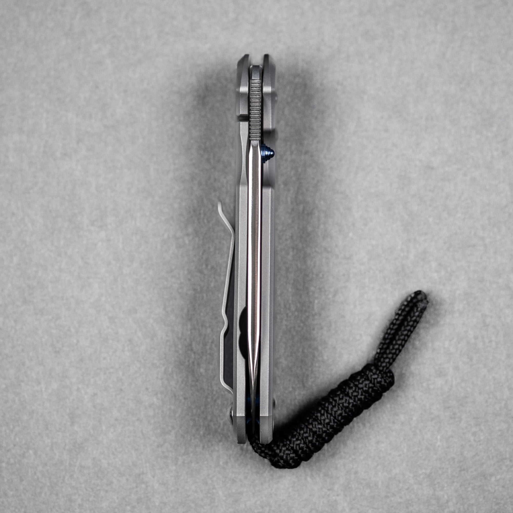 Chris Reeve Small Sebenza 31 - Insingo Magnacut & Glass Blasted Titanium w/ Blue Accents - URBAN EDC®