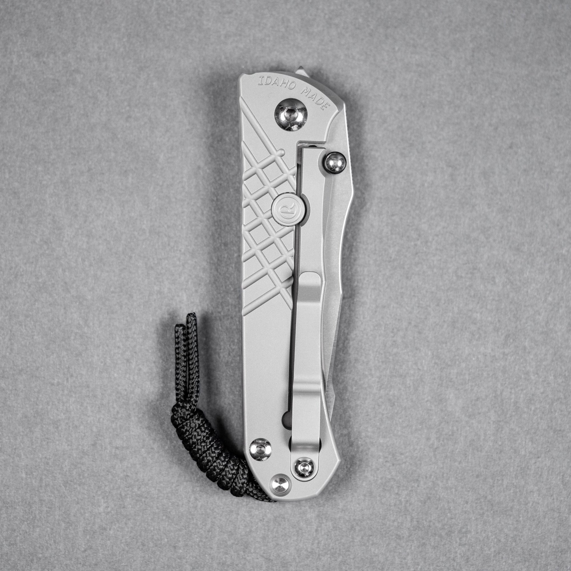 Chris Reeve Umnumzaan - Drop Point Magnacut & Glass Blasted Titanium - URBAN EDC®