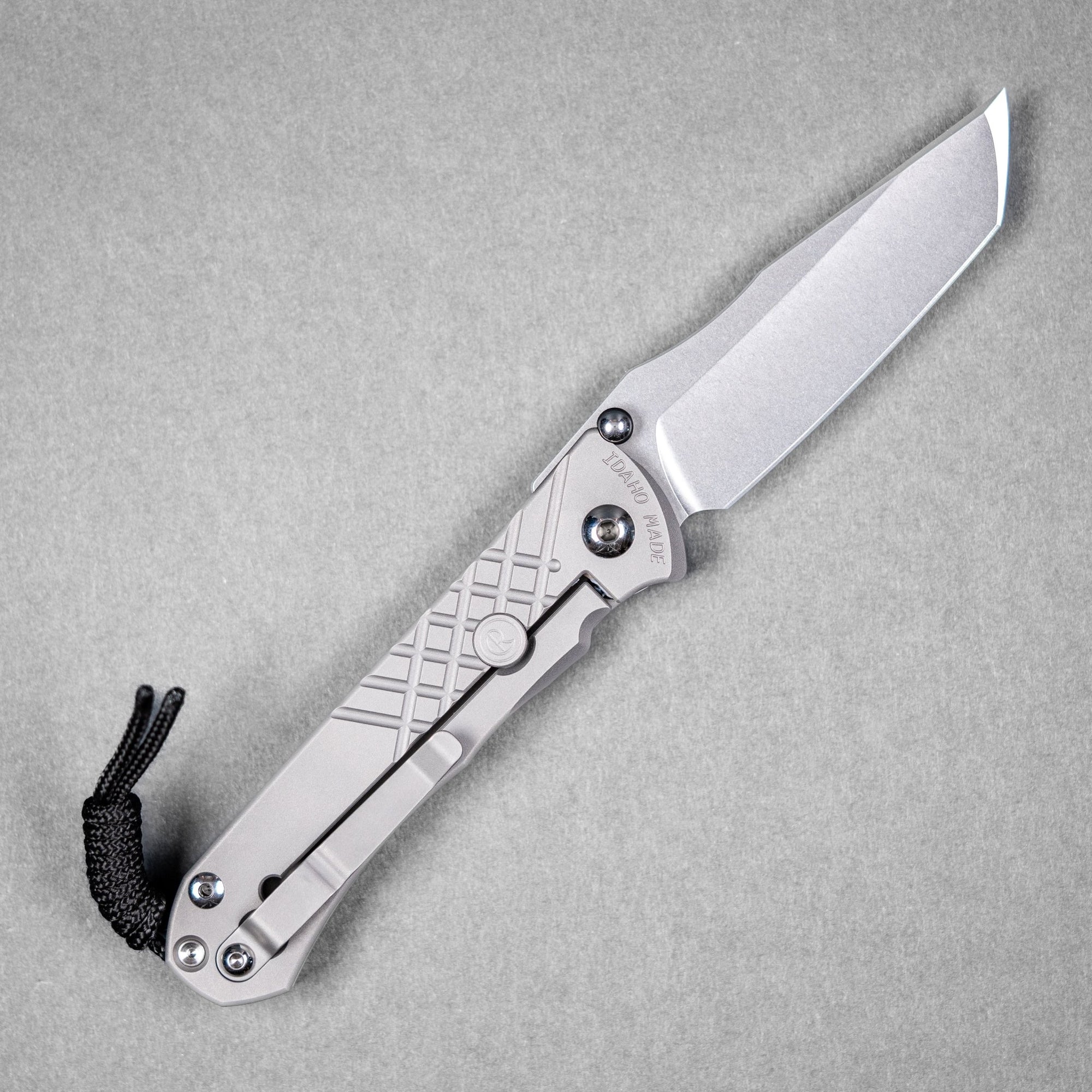 Chris Reeve Umnumzaan - Tanto Magnacut & Glass Blasted Titanium - URBAN EDC®