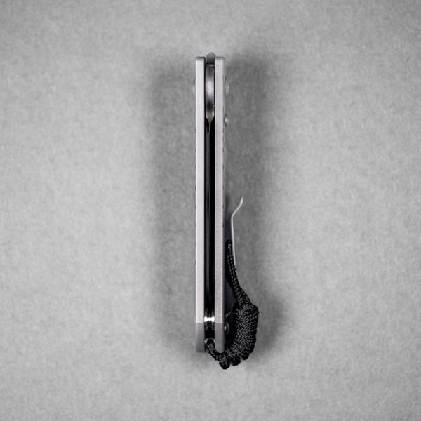 Chris Reeve Umnumzaan - Tanto Magnacut & Glass Blasted Titanium - URBAN EDC®