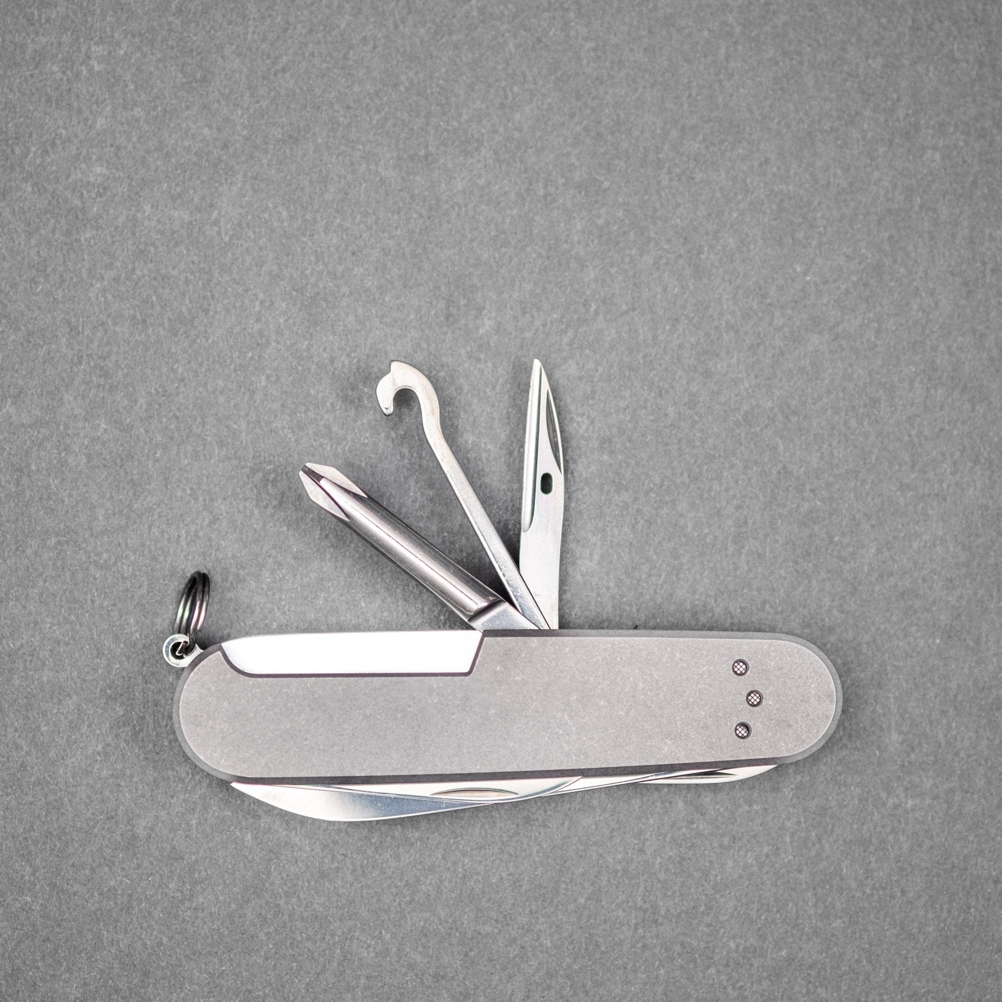 Daily Customs Super Tinker - Titanium w/ Zitanium Insert – URBAN EDC®