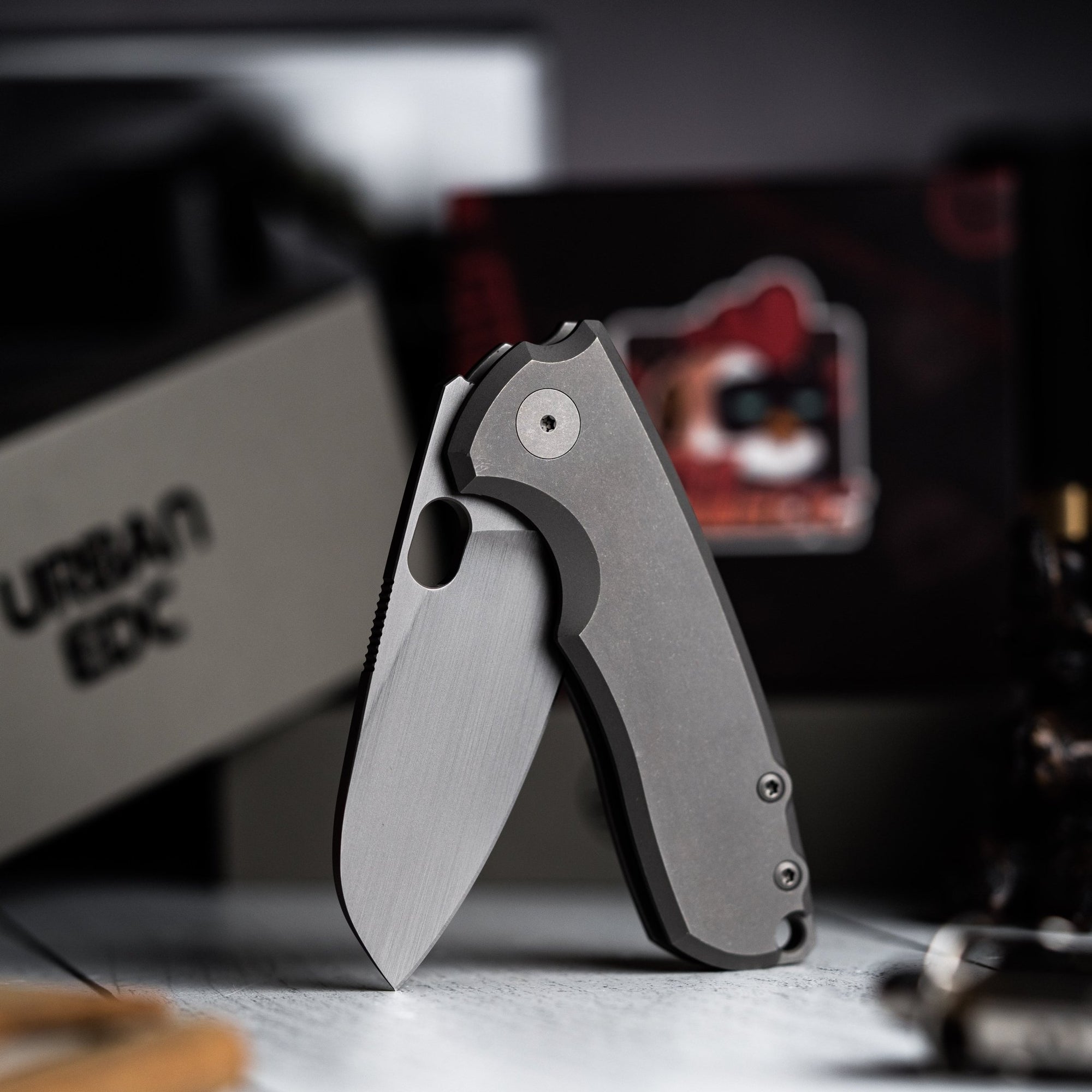 Drop Date (02/04): URBAN F5.5 - Dark - Rubbed Magnacut & Darkwashed Titanium - URBAN EDC®