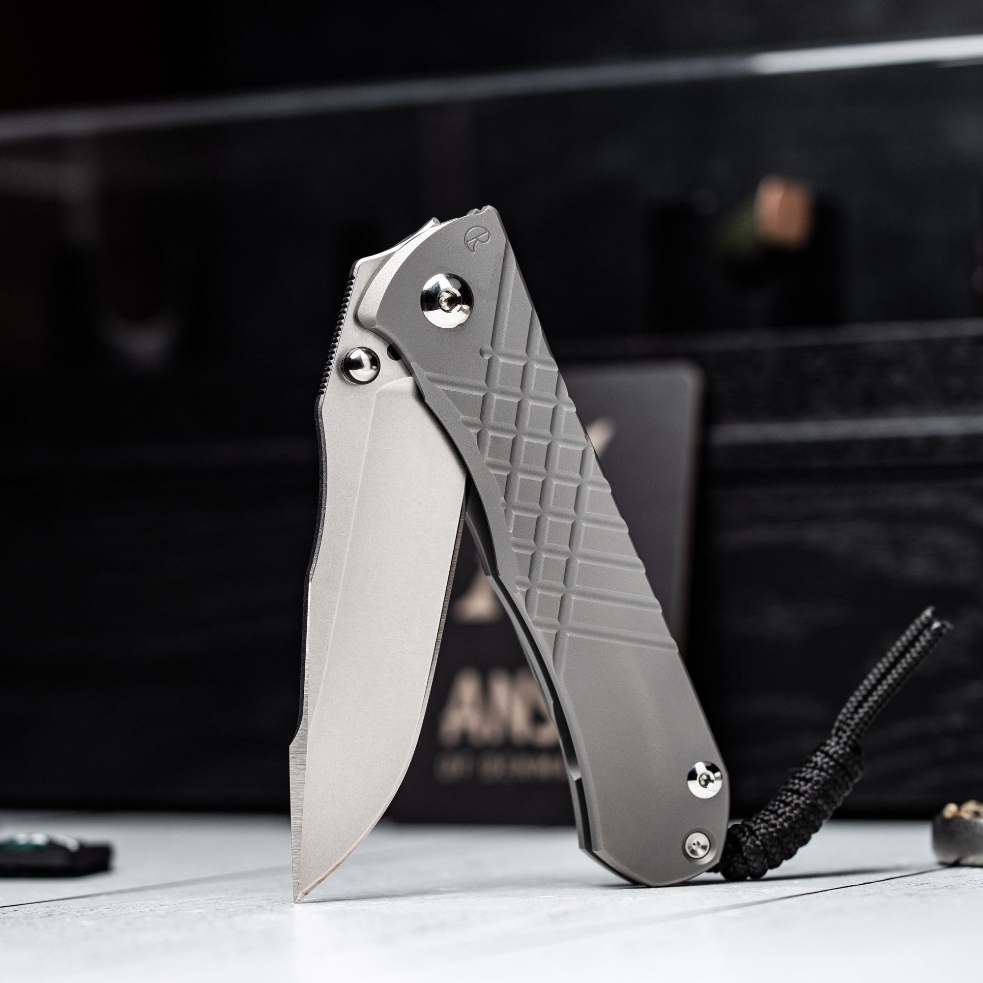 Drop Date (02/25): Chris Reeve Umnumzaan Drop Point - Glass Blasted Titanium - URBAN EDC®