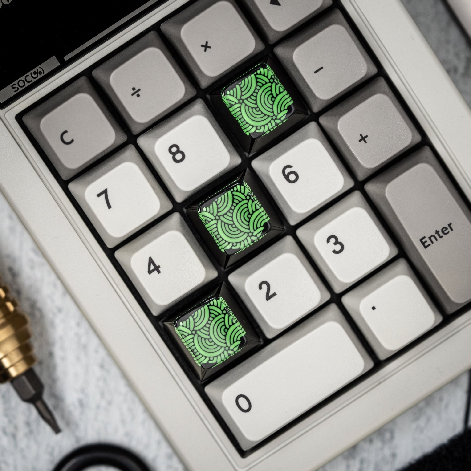 Drop Date (03/18): Frumpzkeys x URBAN Chaos Seigaiha™ Keycap - Green Glow - URBAN EDC®