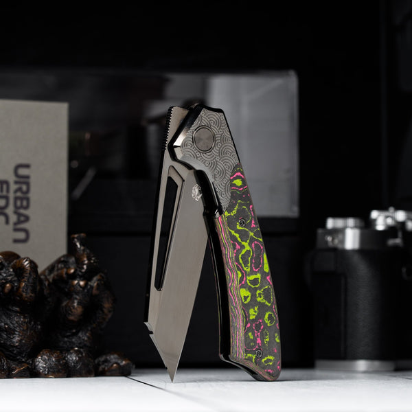 Drop Date (05/20): Gecko x URBAN Pictus V2 XL - Polished DLC Vanax & Polished DLC Ti Chaos Seigaiha™ w/ Watermelon Sugar Camo Carbon - URBAN EDC®