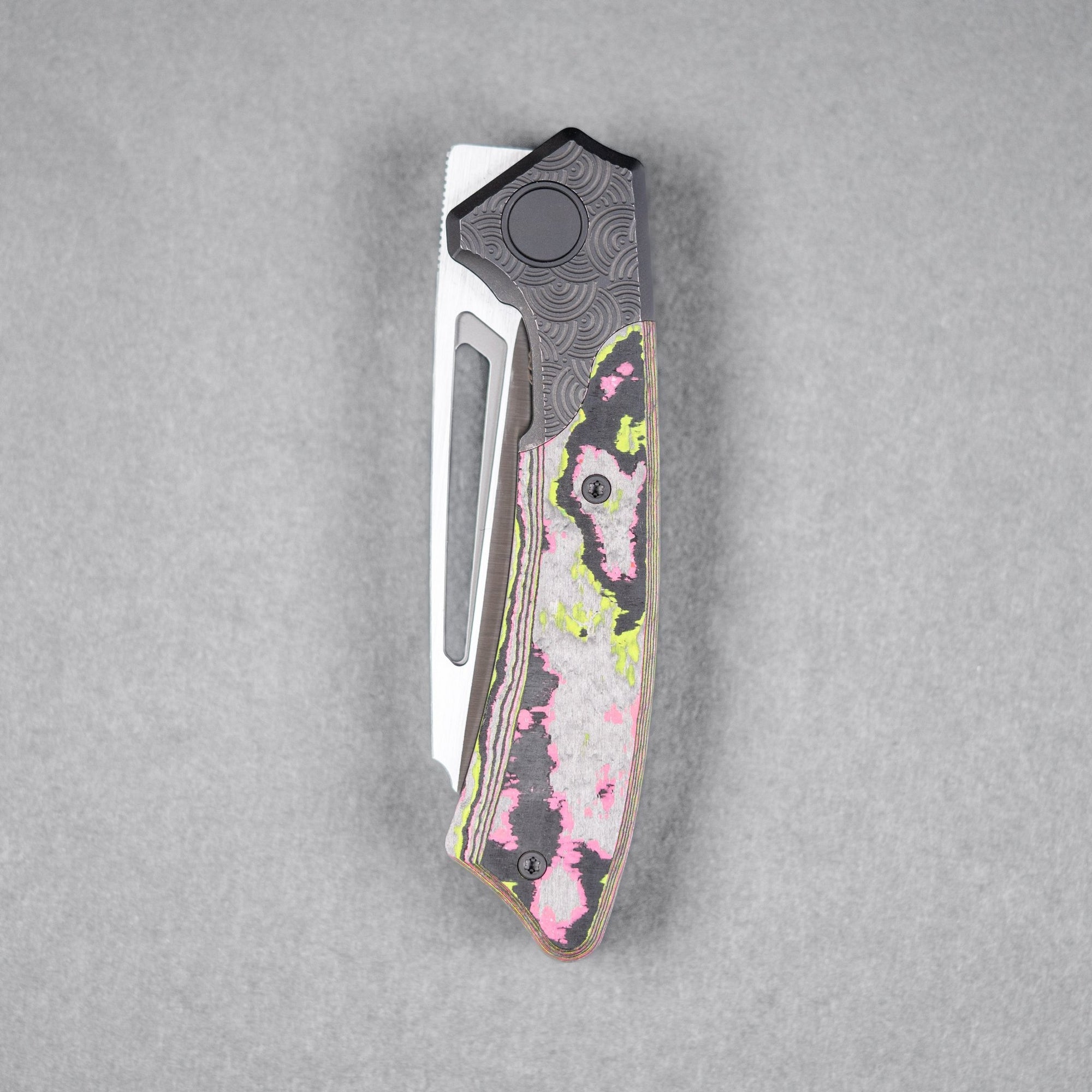 Drop Date (06/10): Gecko x URBAN Pictus V2 - Belt Satin Vanax & Blackwashed Ti Chaos Seigaiha™ w/ Watermelon Sugar Camo Carbon - URBAN EDC®