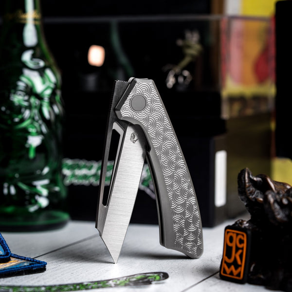 Drop Date (06/17): Gecko x URBAN Pictus V2 XL - Belt Satin Vanax & Stonewashed Ti Chaos Seigaiha™ - URBAN EDC®