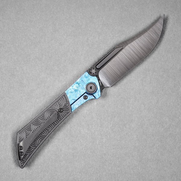 Drop Date (07/01): Gecko x URBAN Dune - Belt Satin DLC Vanax & Blackwashed Ti Chaos Seigaiha™ w/ Blurple Crystal Ti Bolster - URBAN EDC®
