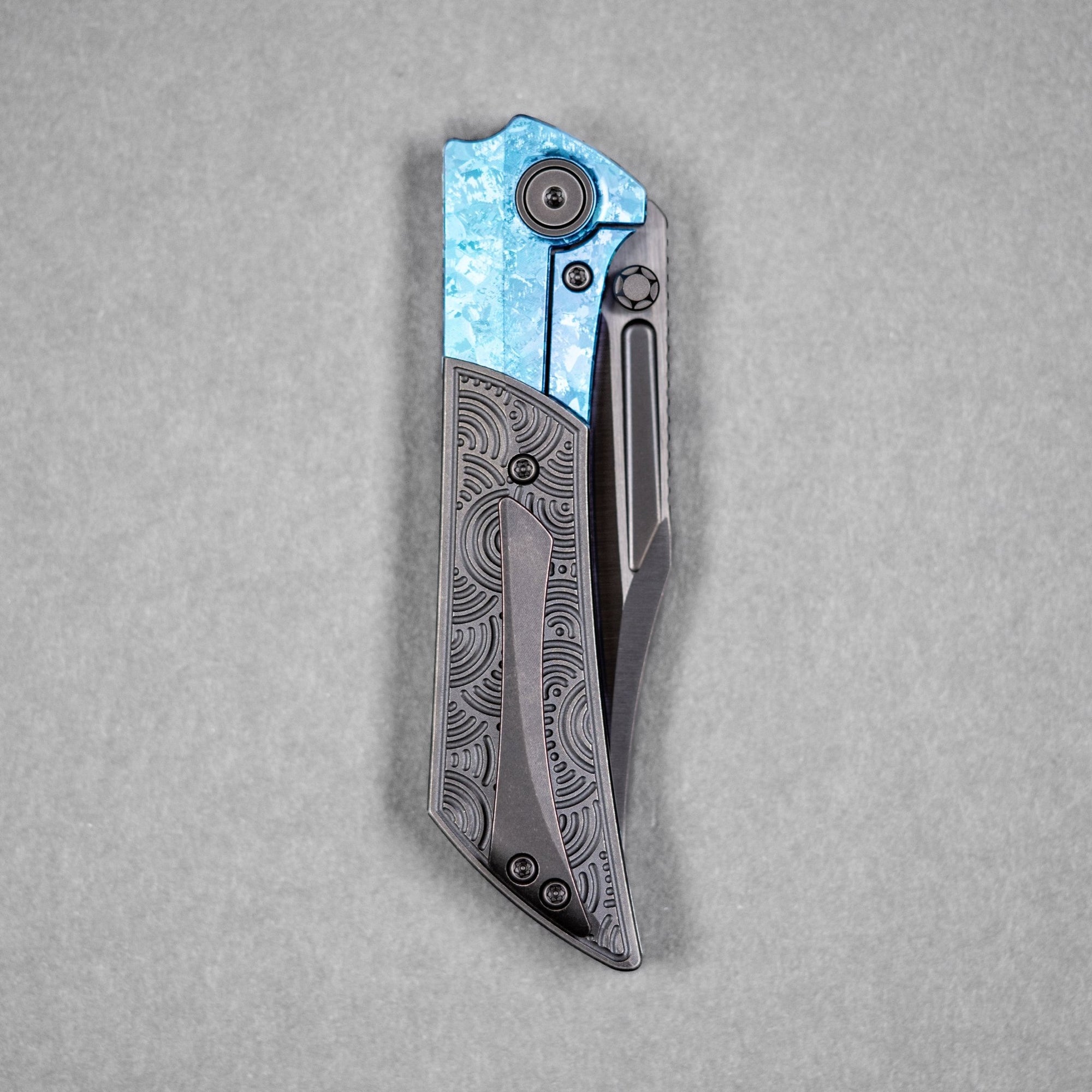 Drop Date (07/01): Gecko x URBAN Dune - Belt Satin DLC Vanax & Blackwashed Ti Chaos Seigaiha™ w/ Blurple Crystal Ti Bolster - URBAN EDC®