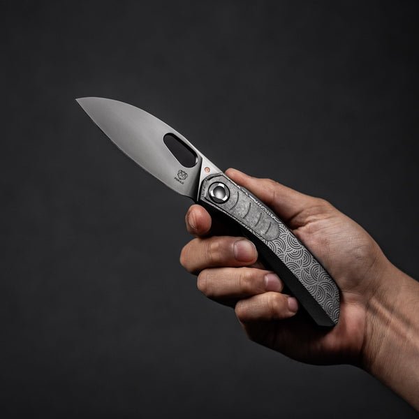 Drop Date (07/22): Poikilo x URBAN VK-Crab - Pearlescent Stonewash DLC M398 & DLC Titanium Chaos Seigaiha™ w/ Crystal Ti DLC Inlay - URBAN EDC®