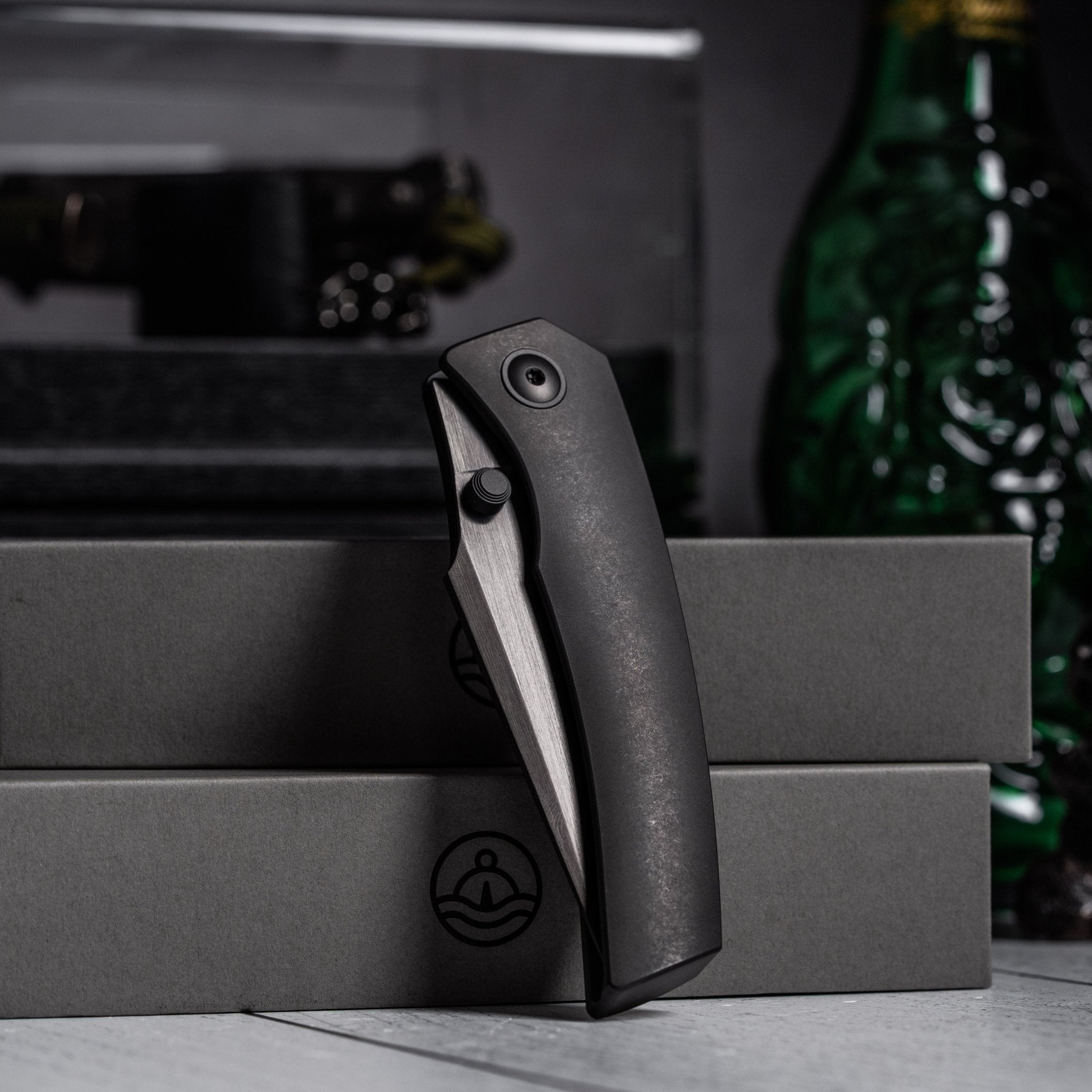 URBAN Isurus - Hand-Rubbed DLC Vanax & Black DLC Stonewashed Ti w