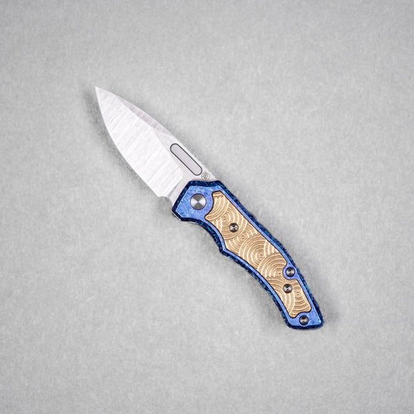 Drop Date (09/23): Griffin Co x URBAN Scout F2 Folder - Belt Satin Magnacut & Blurple Crystal Titanium w/ Brass Chaos Seigaiha™ - URBAN EDC®