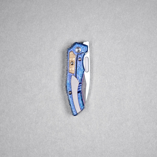 Drop Date (09/23): Griffin Co x URBAN Scout F2 Folder - Belt Satin Magnacut & Blurple Crystal Titanium w/ Brass Chaos Seigaiha™ - URBAN EDC®