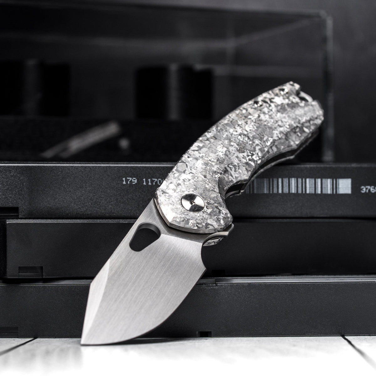 Drop Date (10/28): URBAN Becerro - Hand-Rubbed Vanax & Crystal Titanium w/ Crystal Titanium Backspacer - URBAN EDC®