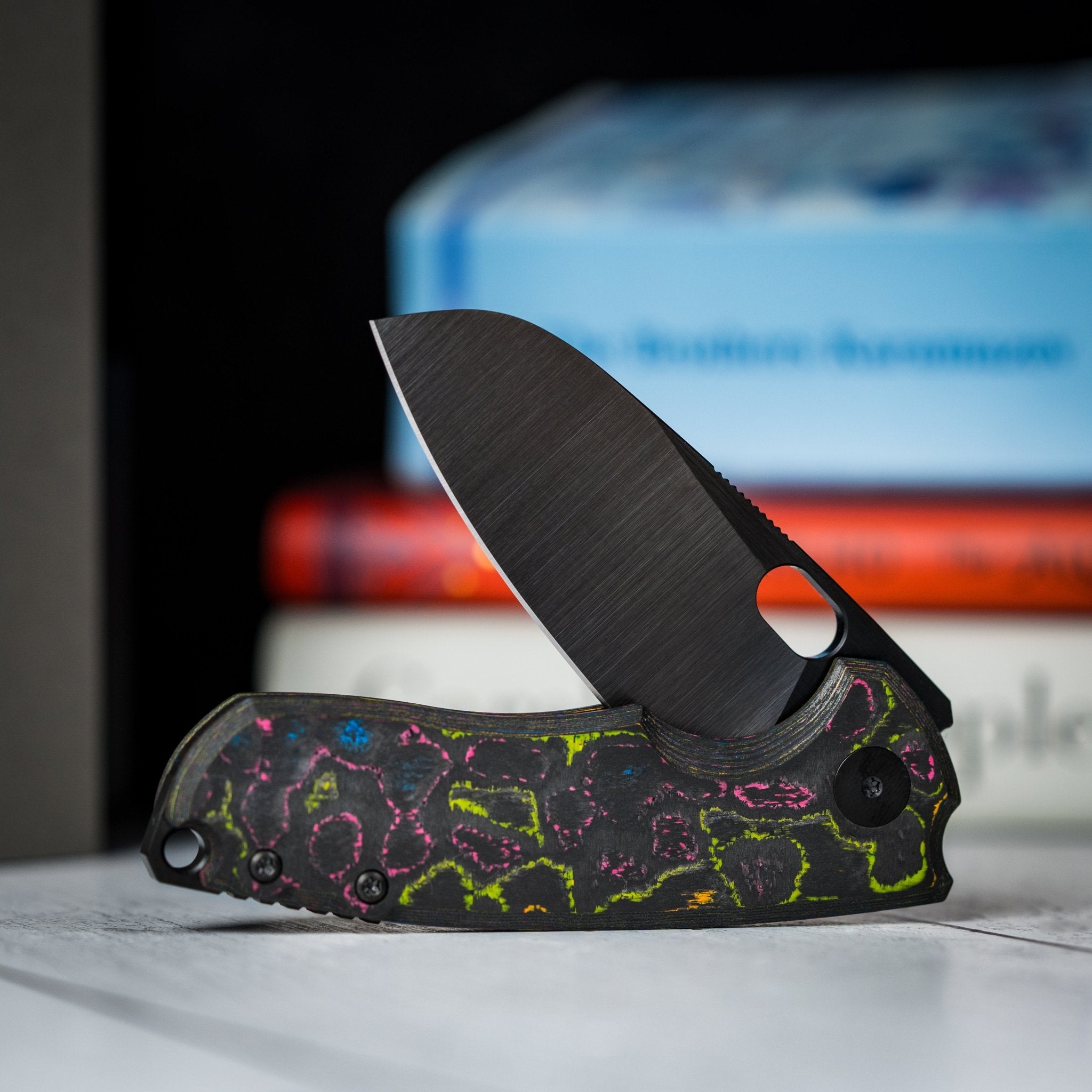 URBAN F5.5 - Belt Satin DLC Magnacut & 80s Camo Carbon – URBAN EDC®