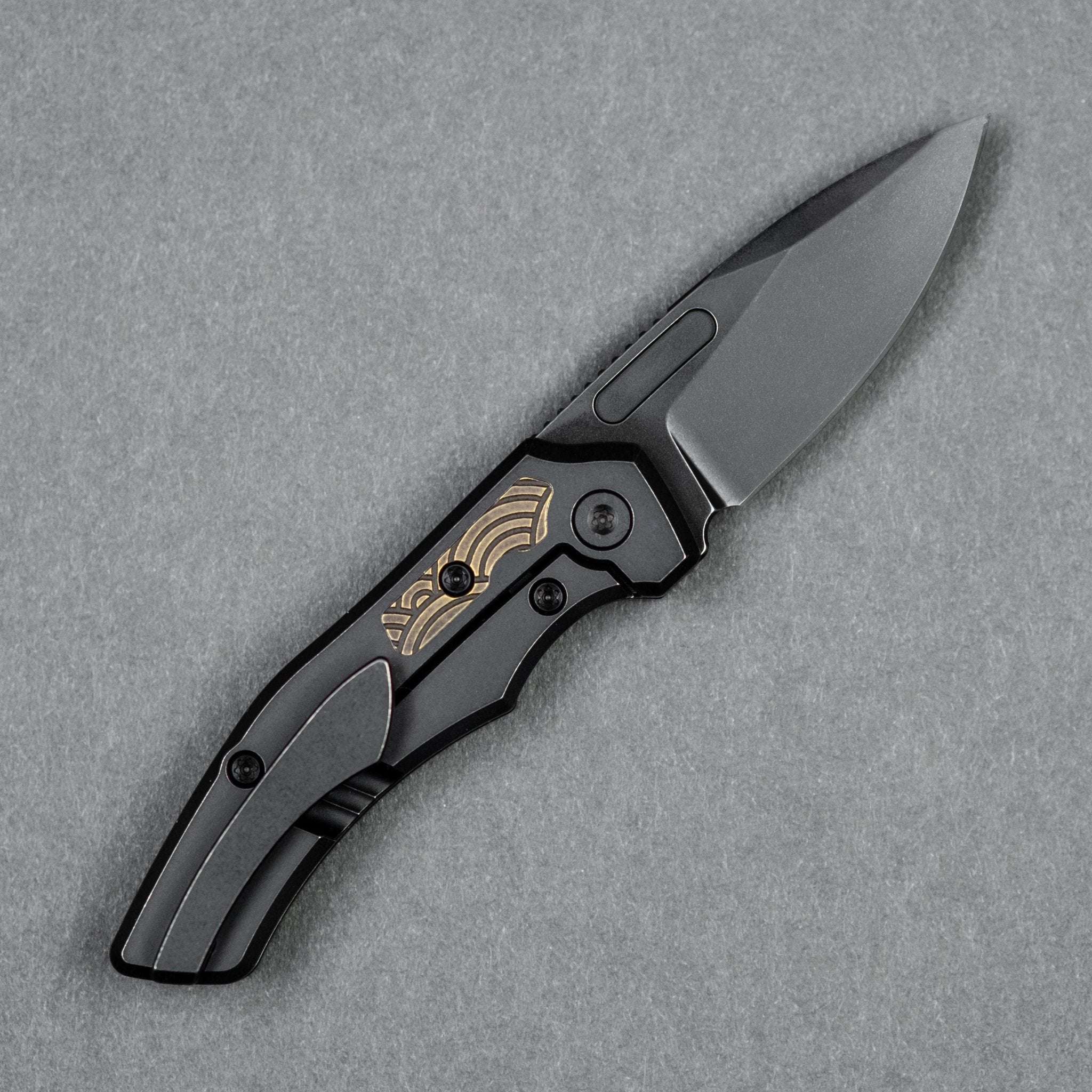 Griffin Co. x URBAN Scout F2 - Aged Bronze Seigaiha – URBAN EDC®