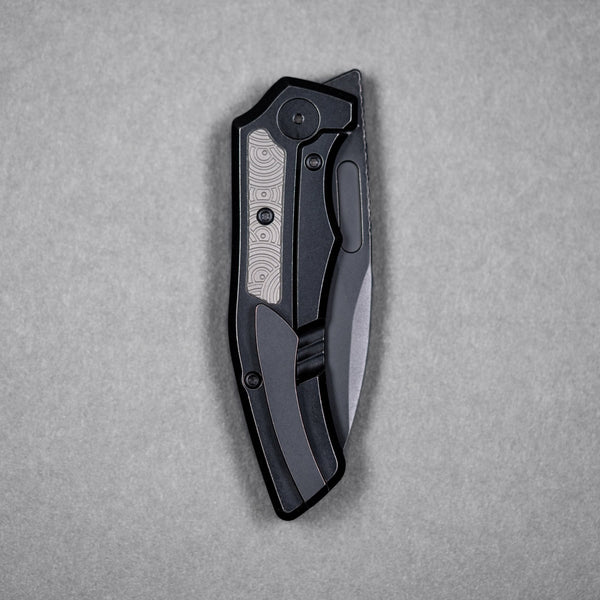 Griffin Co x URBAN Scout F3 Folder - Blackwashed Magnacut & Blackwashed Titanium w/ Grey Chaos Seigaiha™ (Yamato Exclusive) - URBAN EDC®