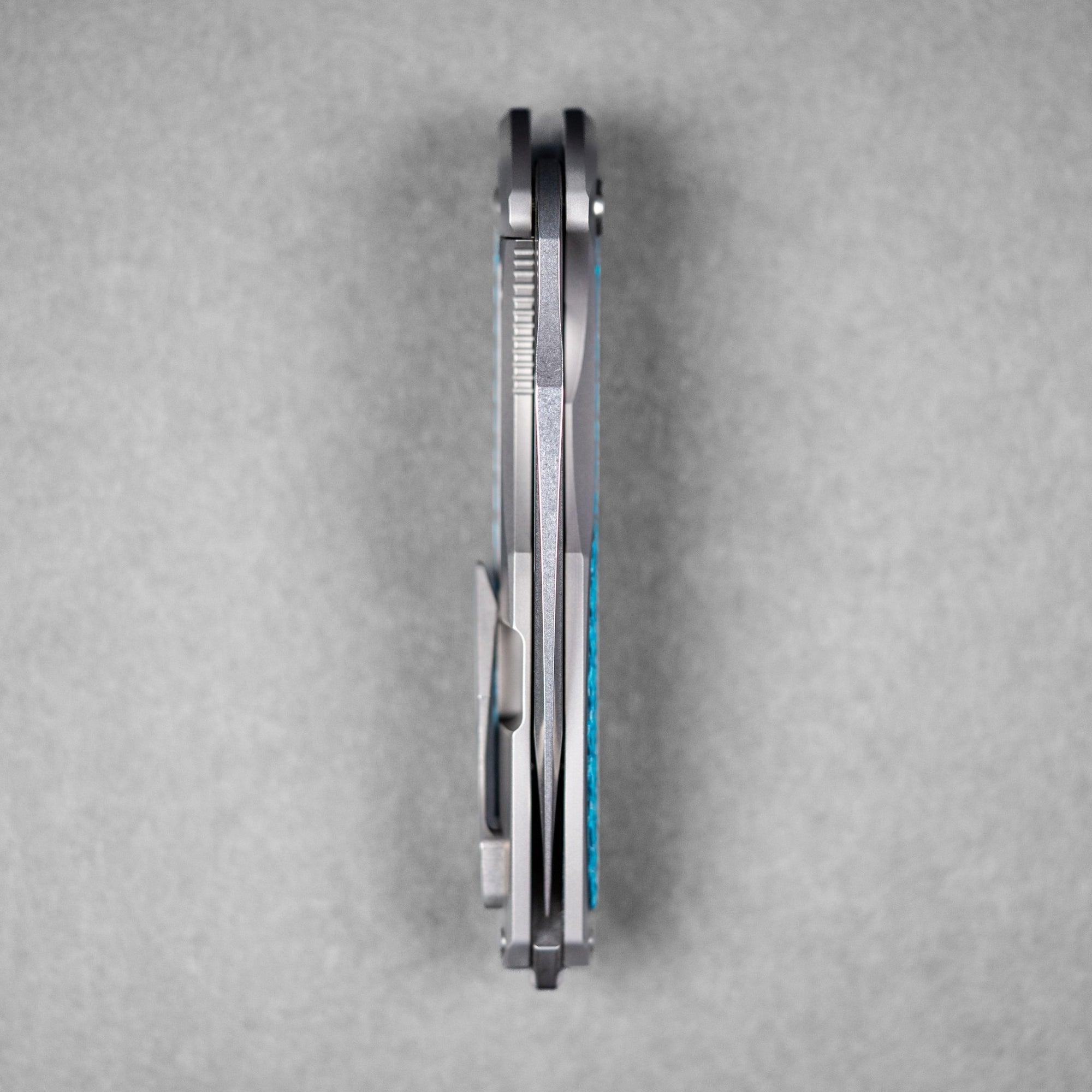 Koenig Arius Flipper - Brightwashed w/ Polished Flats M390 & Aqua Blue Twill Inlay - URBAN EDC®