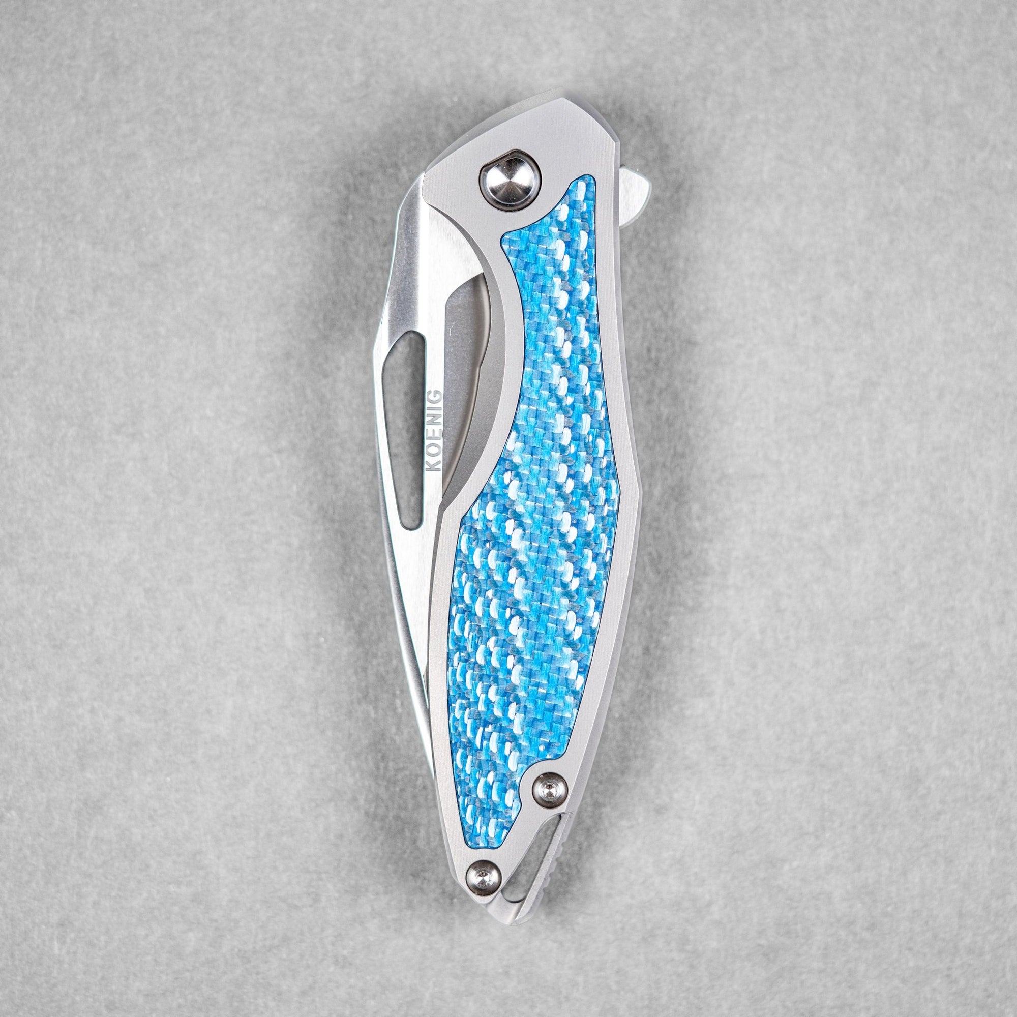 Koenig Arius Flipper - Brightwashed w/ Polished Flats M390 & Raised Blue Twill Inlay - URBAN EDC®