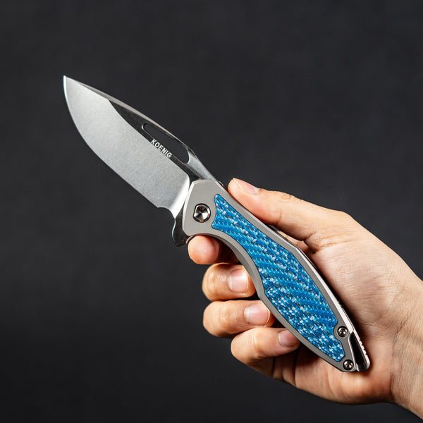 Koenig Arius Flipper - Brightwashed w/ Polished Flats M390 & Raised Blue Twill Inlay - URBAN EDC®