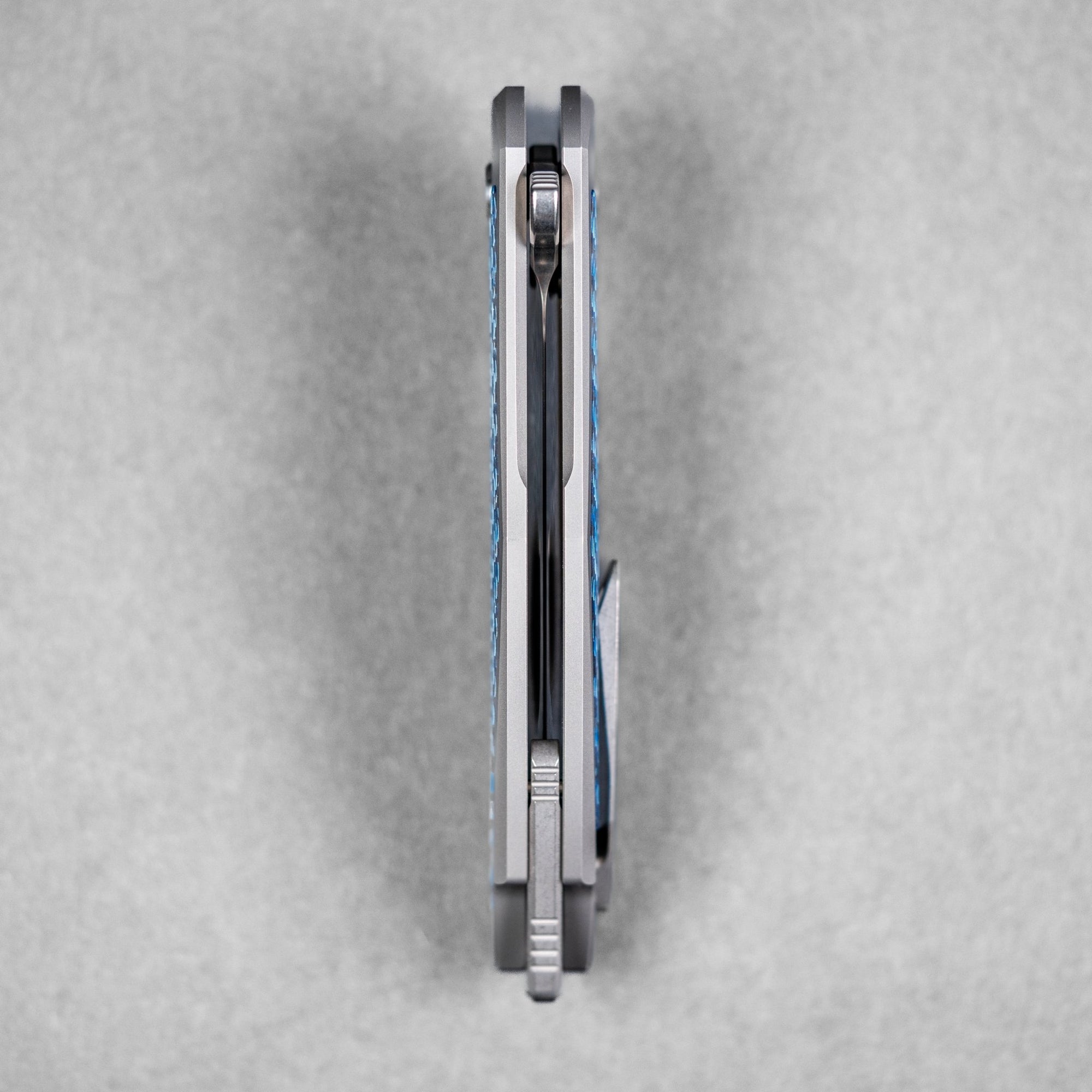 Koenig Arius Flipper - Brightwashed w/ Polished Flats M390 & Raised Blue Twill Inlay - URBAN EDC®
