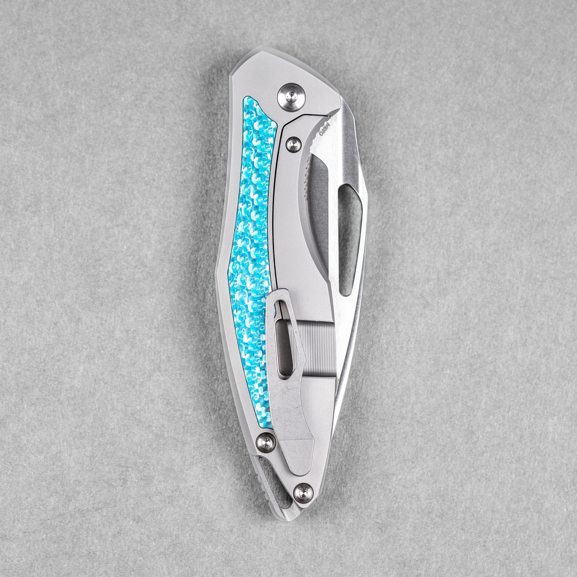 Koenig Arius Non - Flipper - Brightwashed w/ Polished Flats M390 & Aqua Blue Twill Inlay - URBAN EDC®
