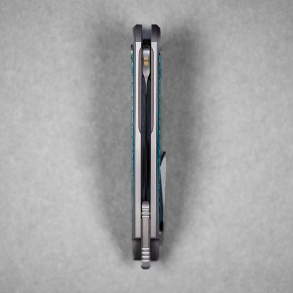 Koenig Arius Non - Flipper - Brightwashed w/ Polished Flats M390 & Aqua Teal Twill Inlay - URBAN EDC®