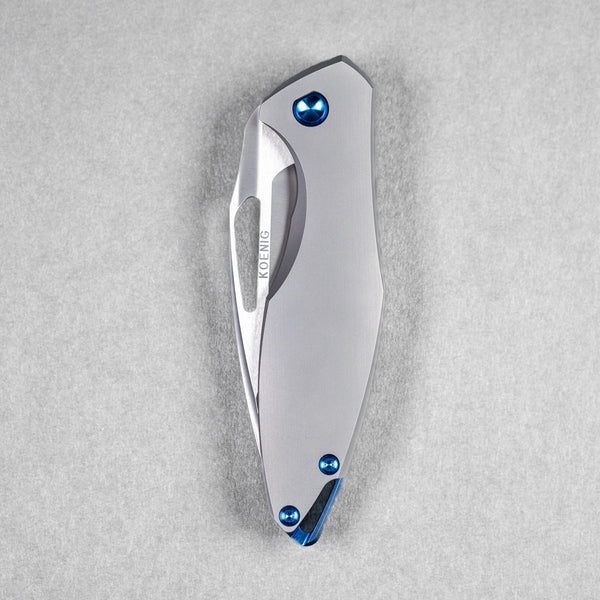 Koenig Arius - Non - Flipper w/ Blue Anodized Ti Hardware & Burnished M390 - URBAN EDC®