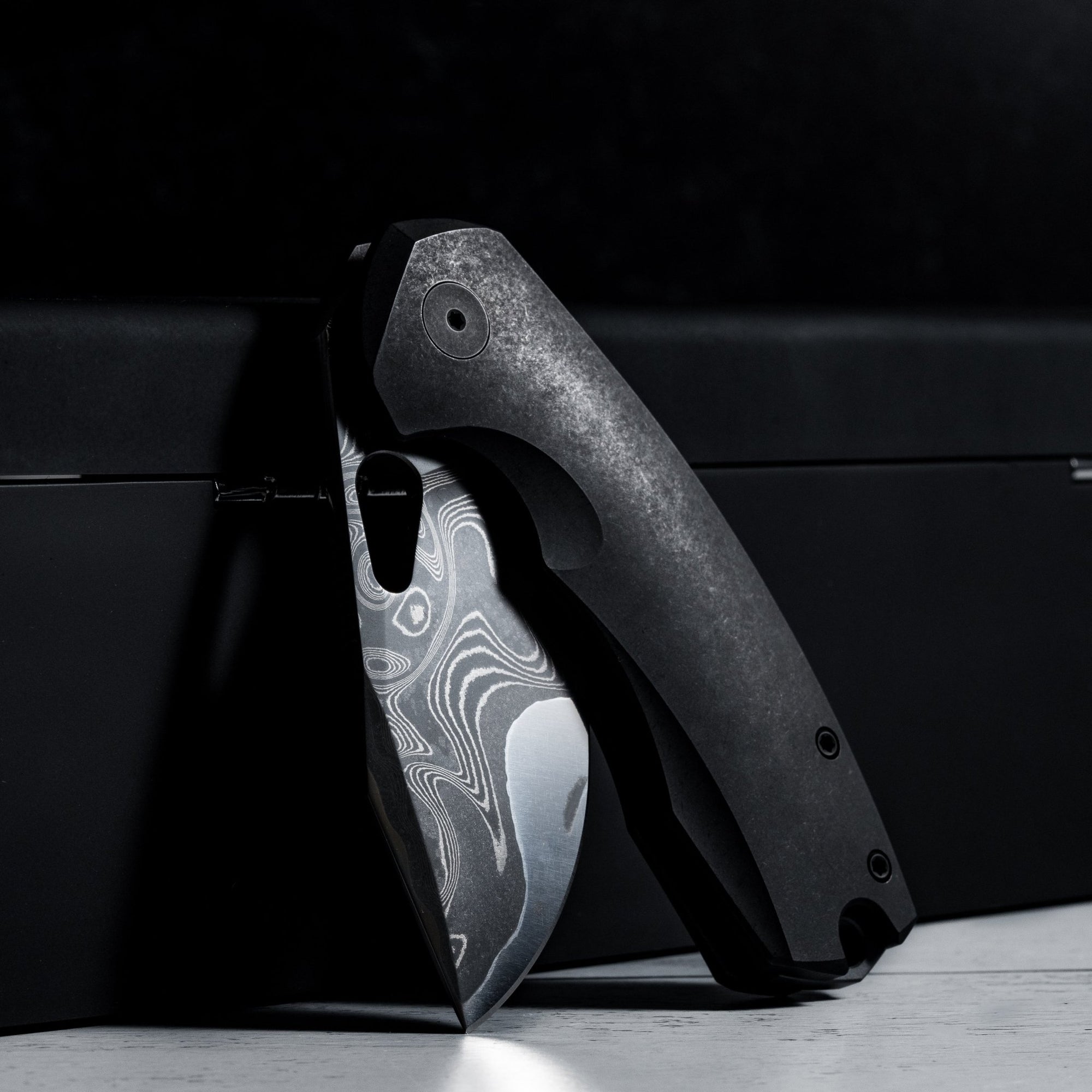 LOTTO: URBAN Becerro - Damacore & Blackwashed Titanium (Yamato Exclusive) - URBAN EDC®