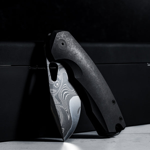 LOTTO: URBAN Becerro - Damacore & Blackwashed Titanium (Yamato Exclusive) - URBAN EDC®