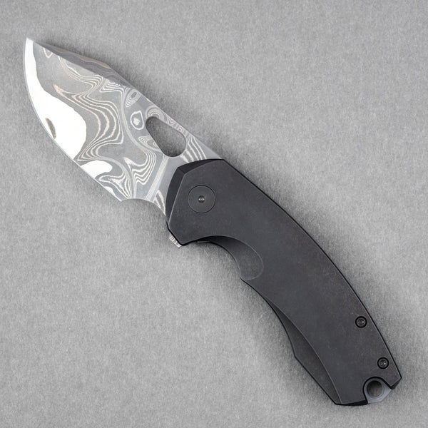 LOTTO: URBAN Becerro - Damacore & Blackwashed Titanium (Yamato Exclusive) - URBAN EDC®