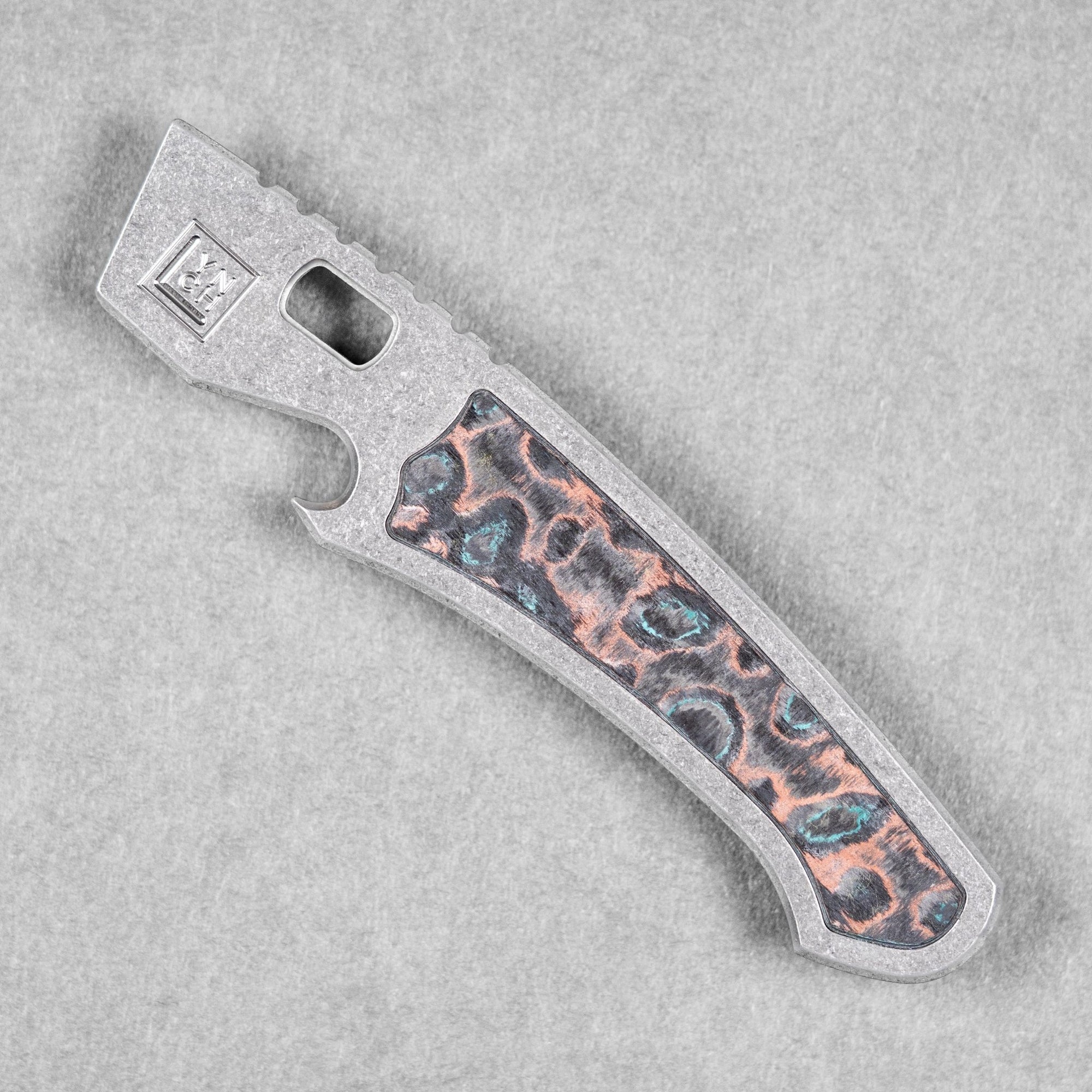 LynchNW x URBAN Best Case Scenario v2 Prybar - Shipwreck Camo Carbon - URBAN EDC®