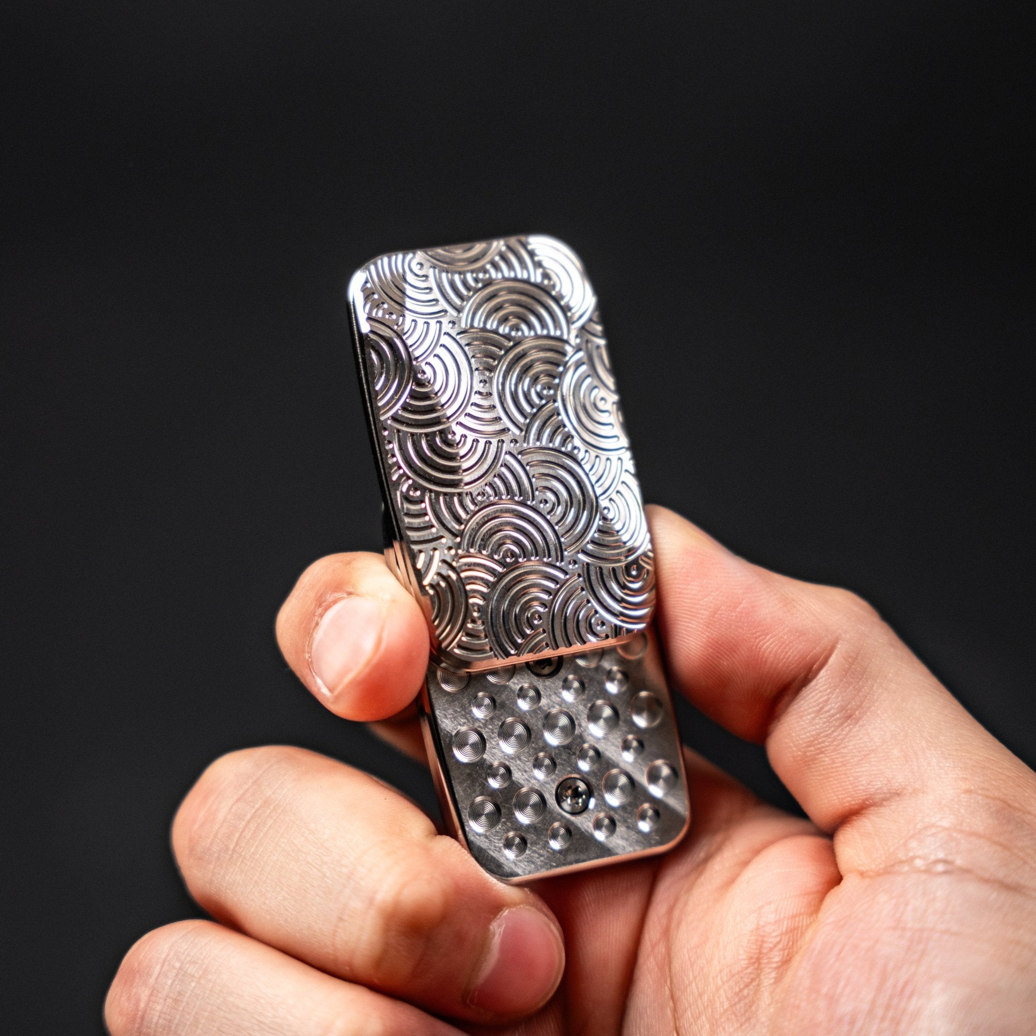 MAGNUS Squashed Toad Prism チタン製　フィジェット Magnus x URBAN Squashed Toad Fidget Slider - Natural Titanium w