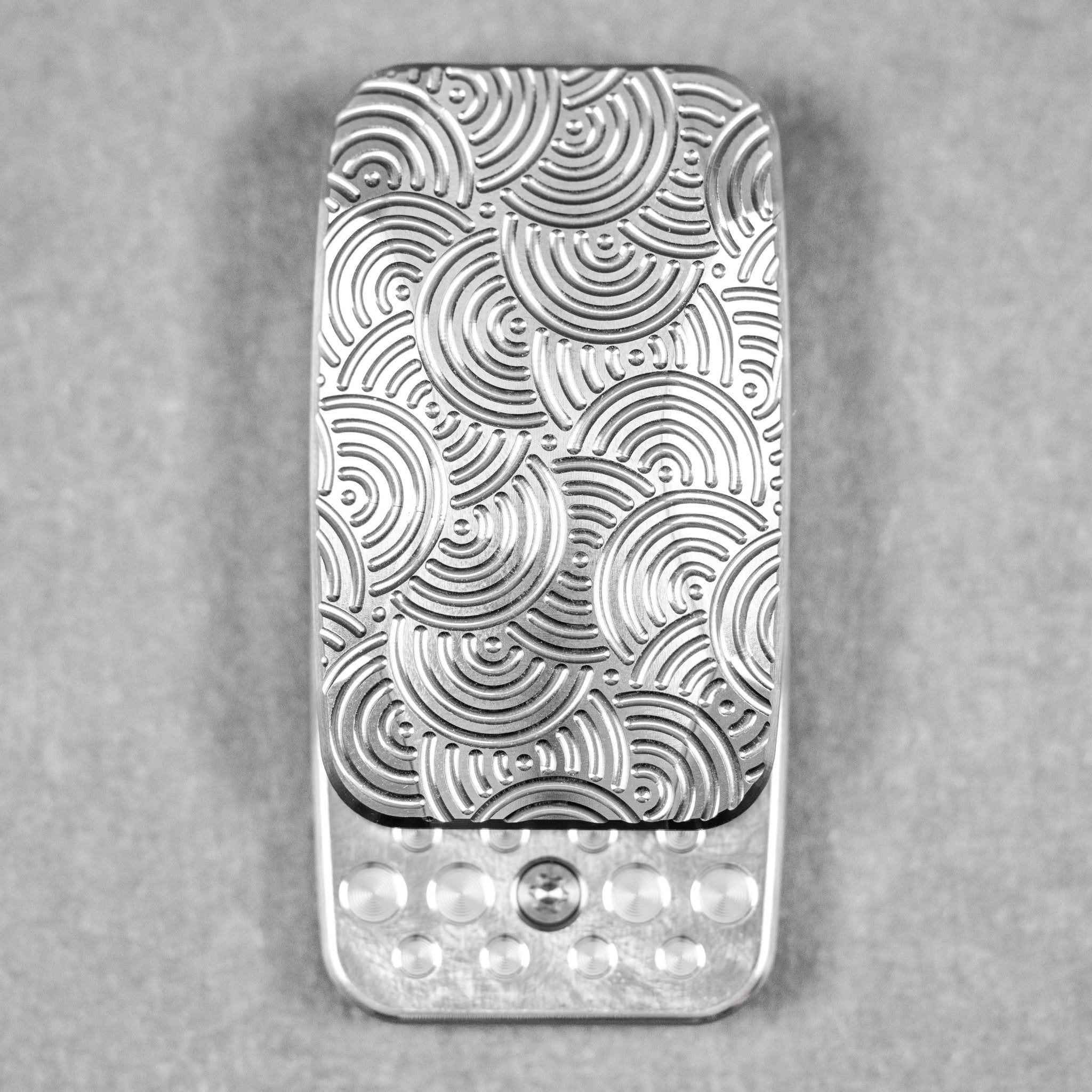 MAGNUS Squashed Toad Prism チタン製　フィジェット Magnus x URBAN Squashed Toad Fidget Slider - Natural Titanium w