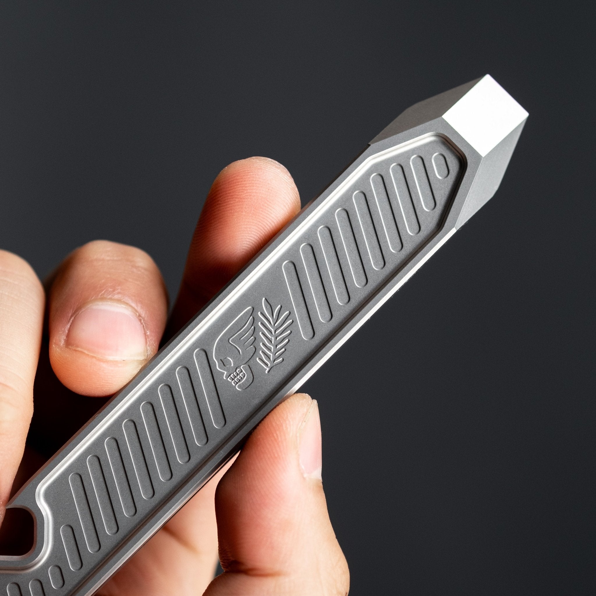 Peace Neighbor Archon Prybar - Titanium – URBAN EDC®