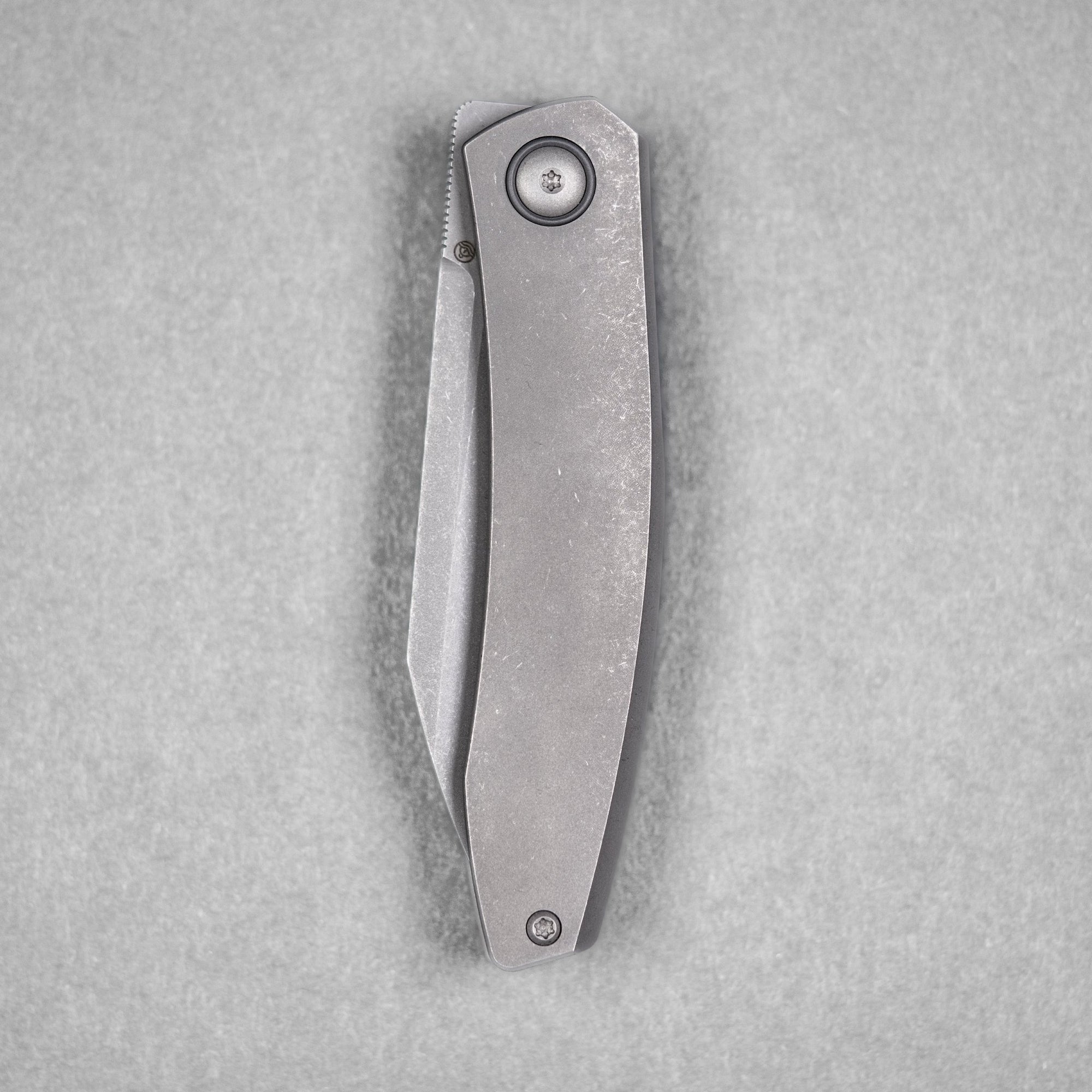 Pre - Order: URBAN Chimarra - Darkwashed Magnacut & Darkwashed Titanium w/ Zirc Pivot Collar & Clip - URBAN EDC®