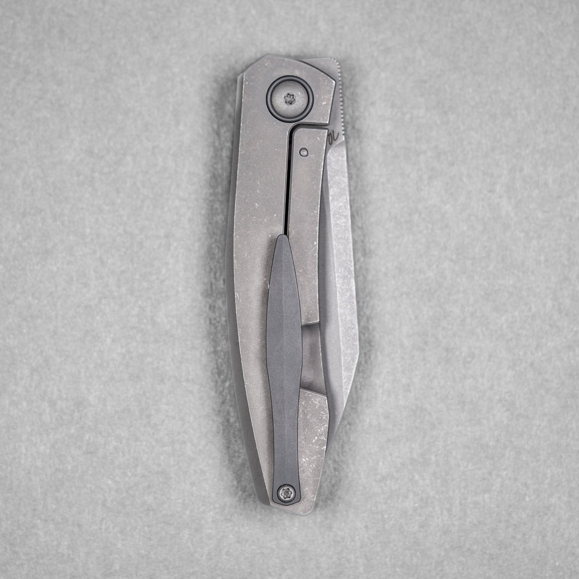 Pre - Order: URBAN Chimarra - Darkwashed Magnacut & Darkwashed Titanium w/ Zirc Pivot Collar & Clip - URBAN EDC®